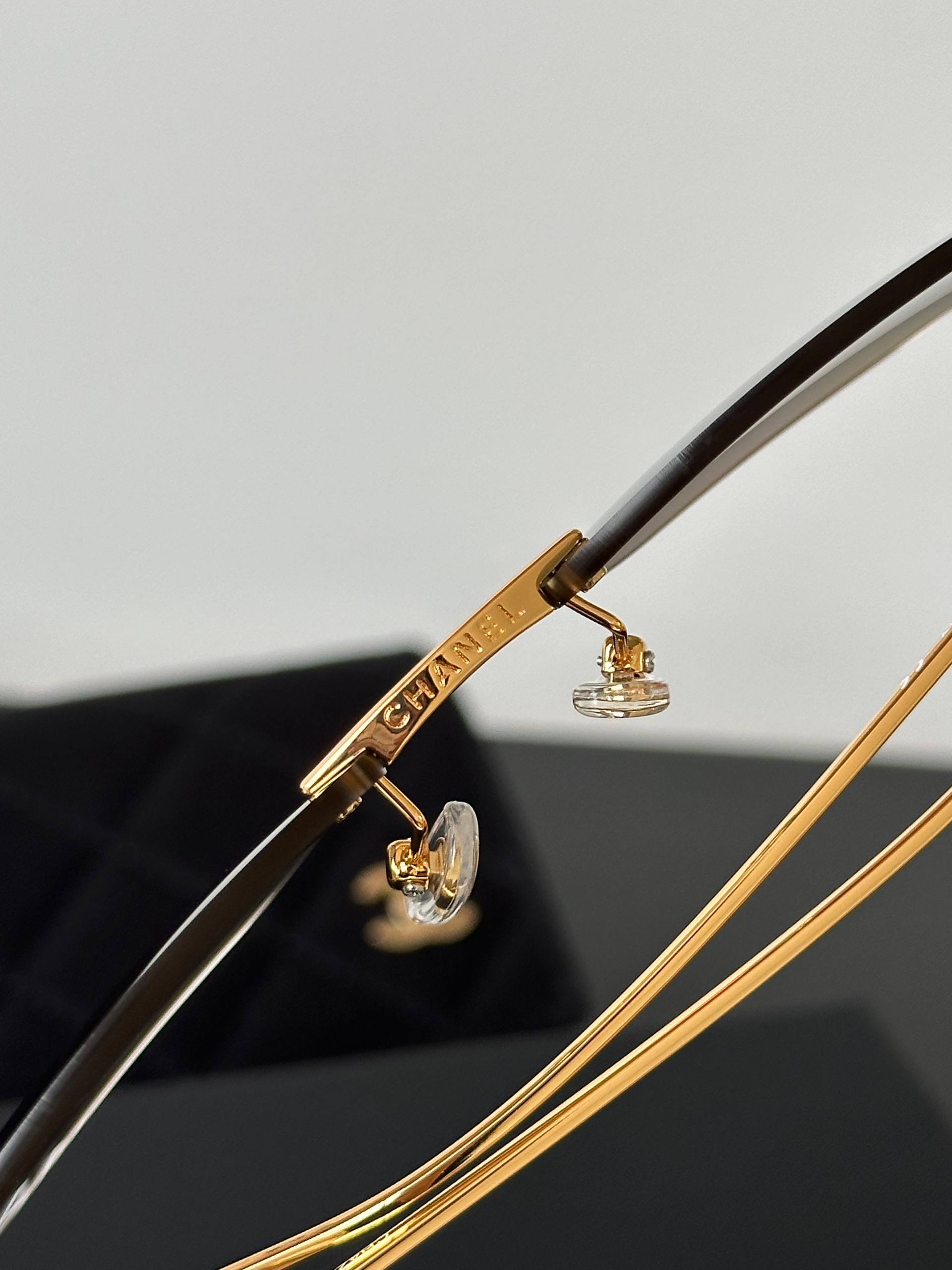 CHANEL Cat Eye Sunglasses CH4286T
