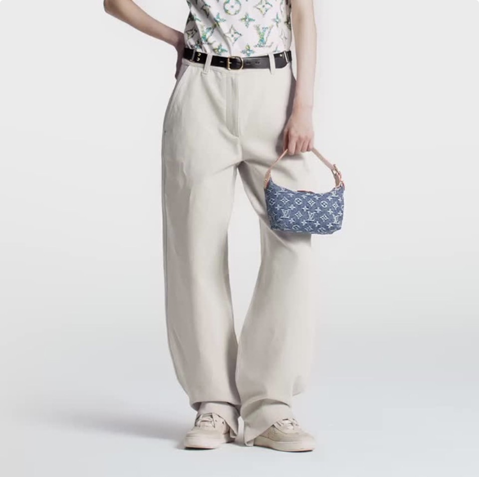 LV HILLS POCHETTE Denim Handbag M82949