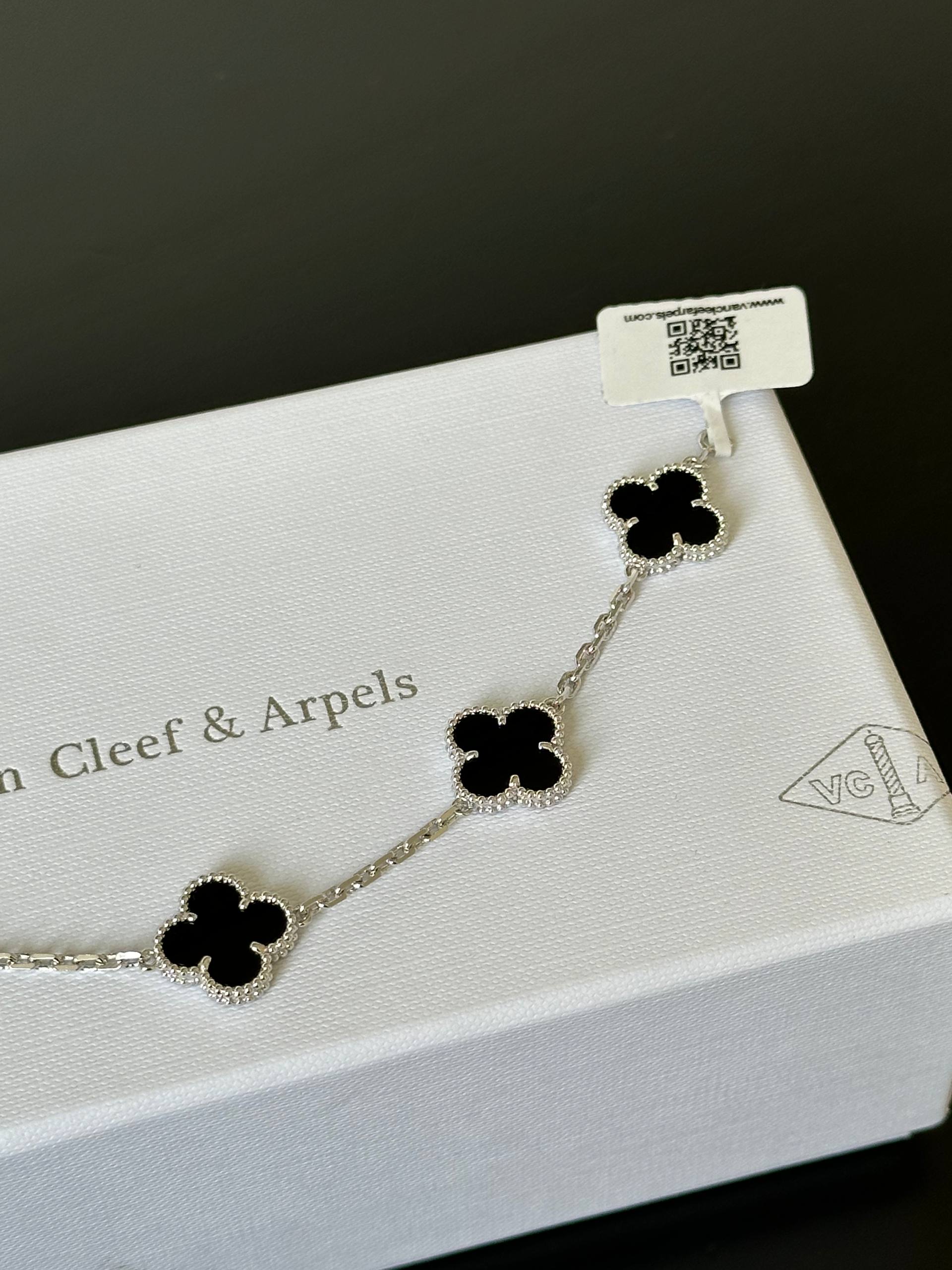 VCA Black Onyx 5-Motifs Bracelet