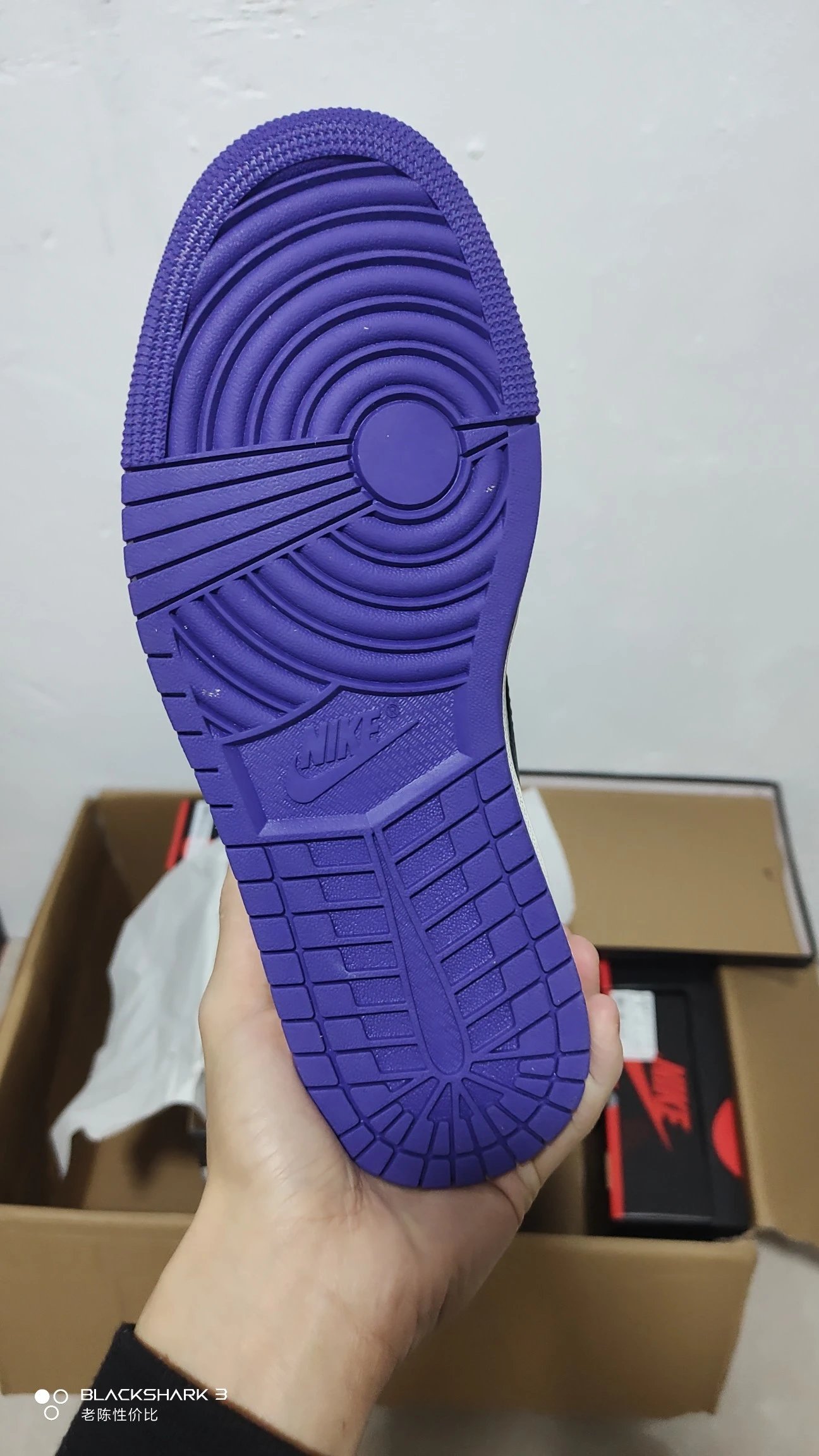 Air Jordan 1 Retro High Court Purple