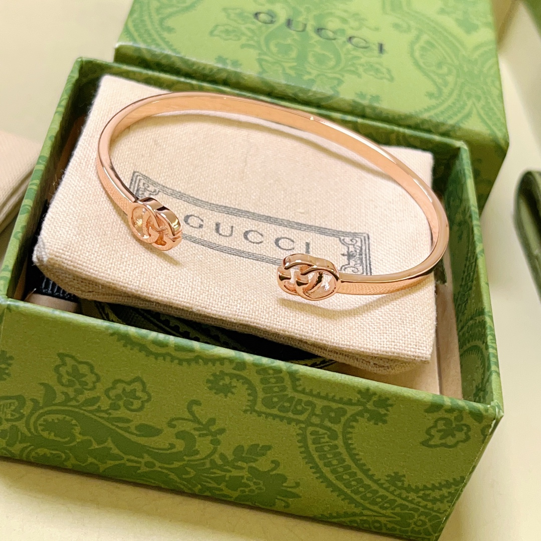 Gucci Half Open Bracelet