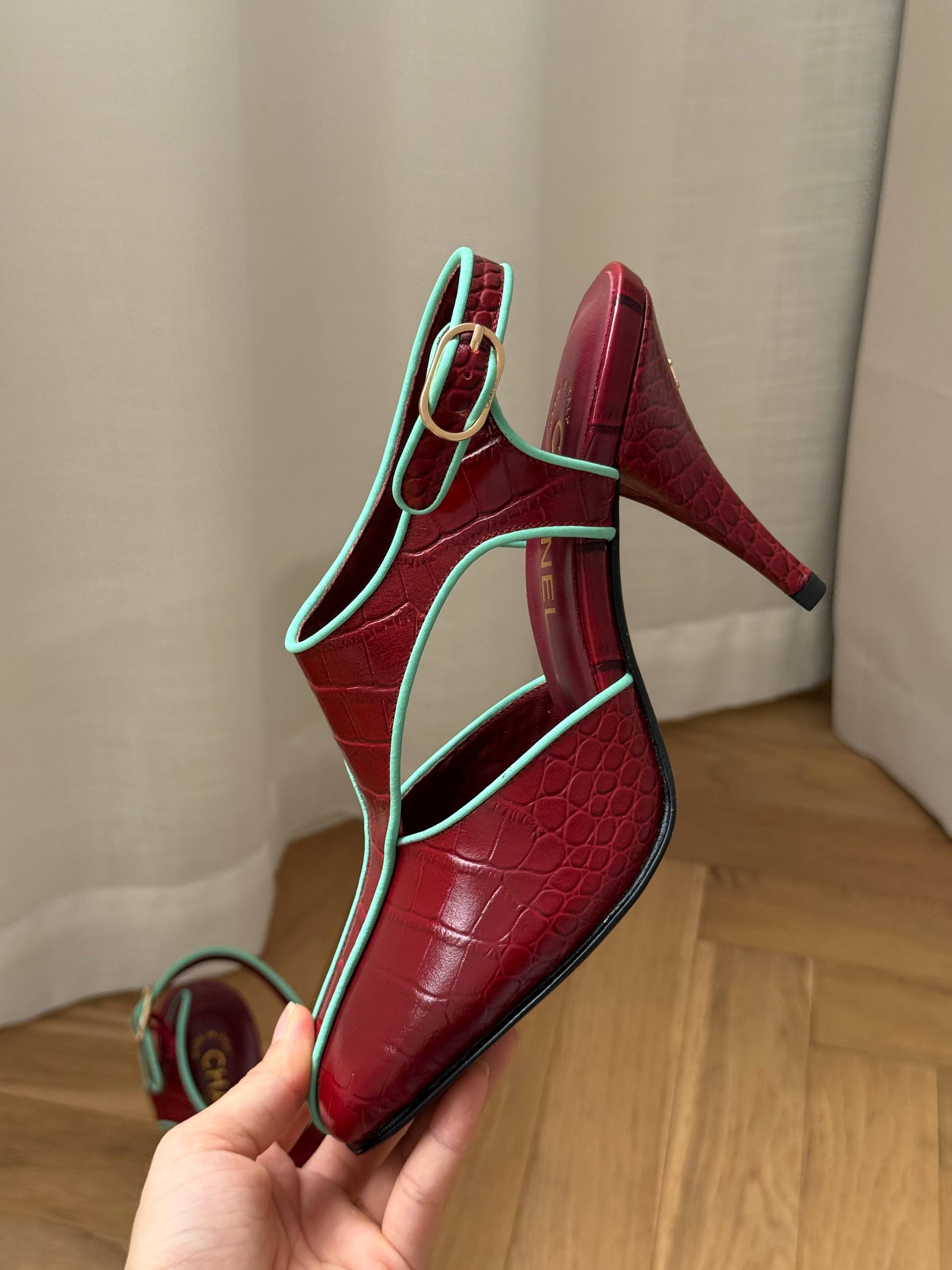CHANEL Slingbacks