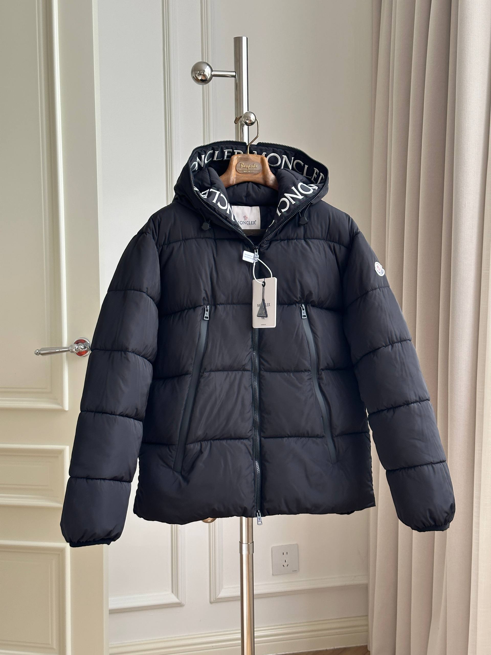 Moncler Black Hooded Horizontal Quilt Down Jacket with Logo Lining