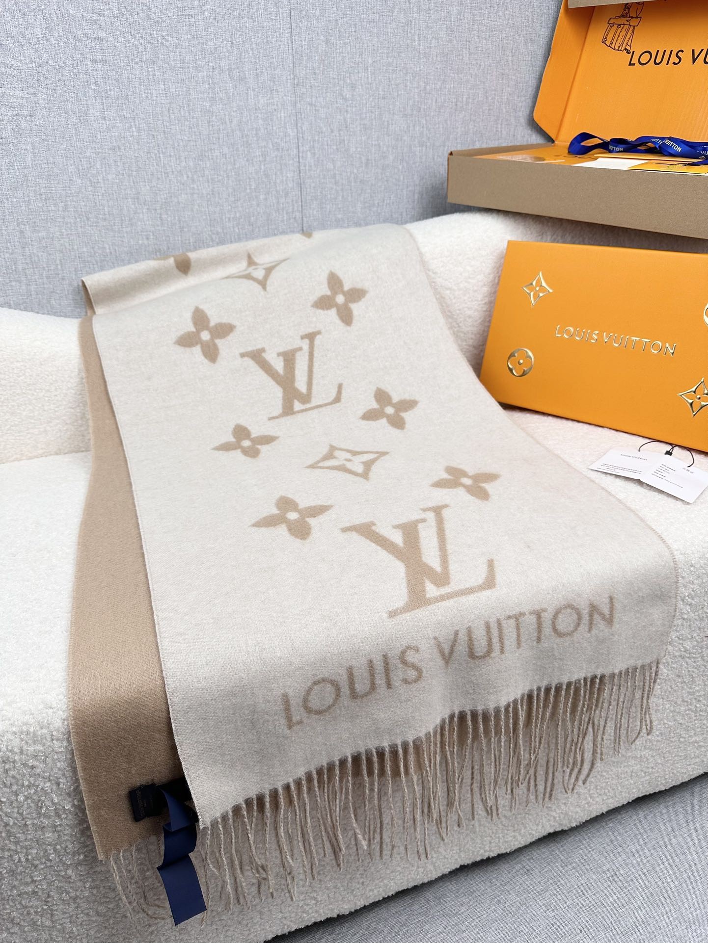 LV Scarf