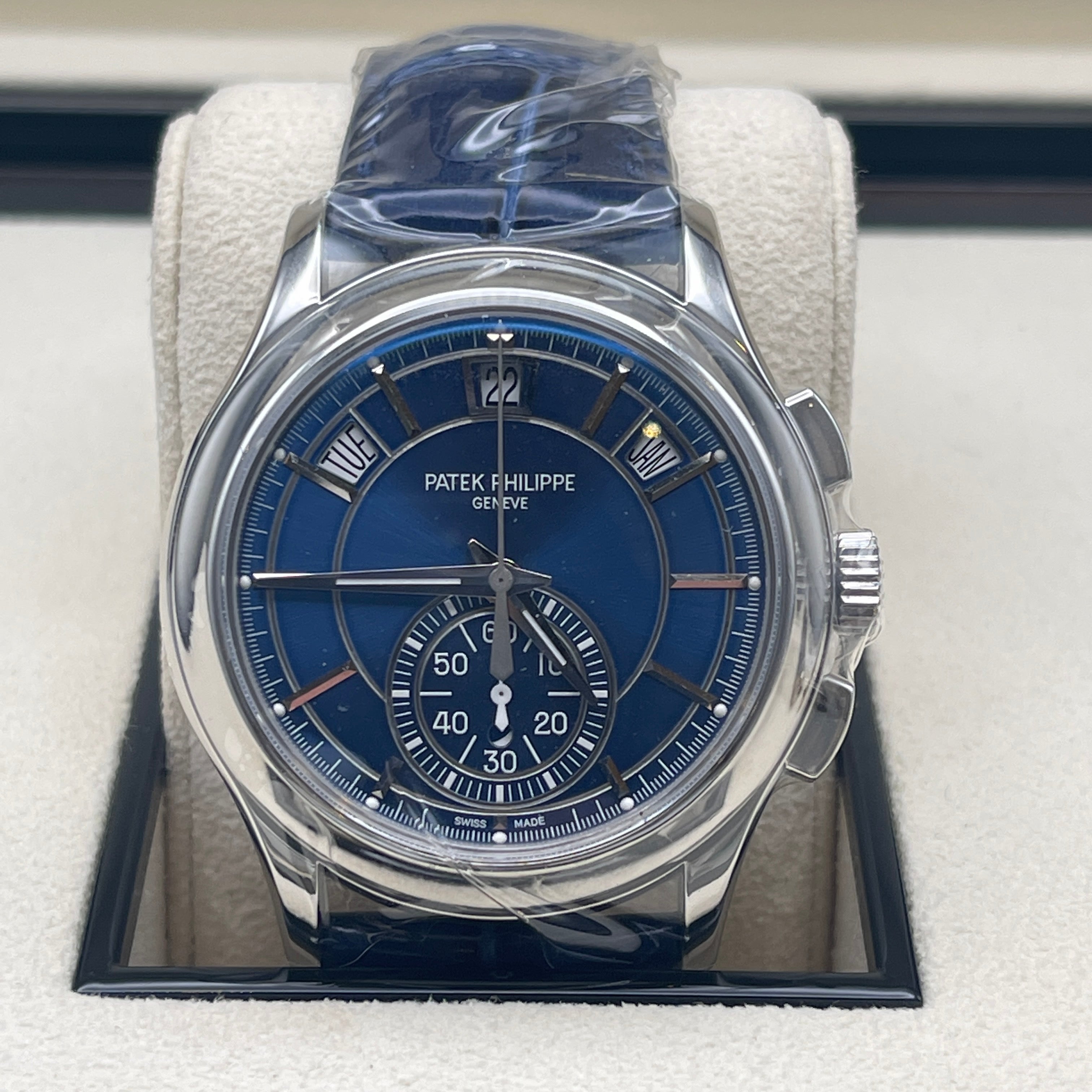 Patek Philippe Flyback Chronograph Annual Calendar Platinum Blue Dial 5905P-001【1:1 Replica】
