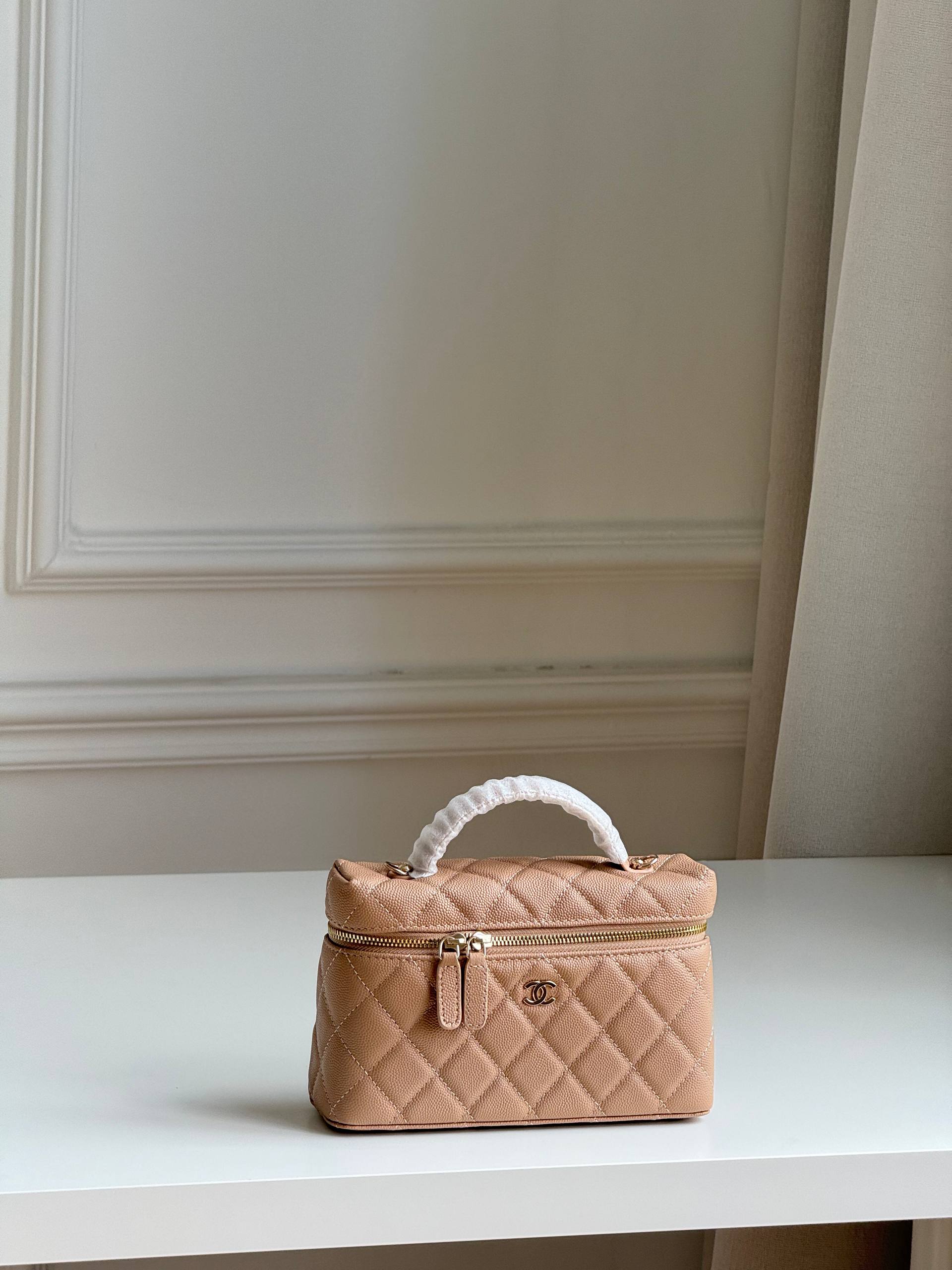 CHANEL Long Vanity Case with Chain