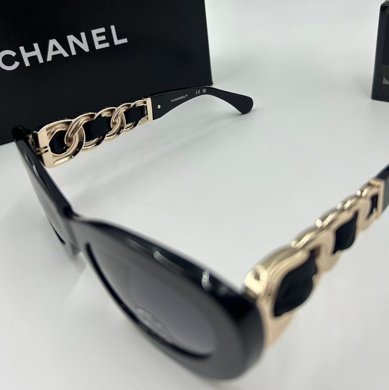 OVAL SUNGLASSES