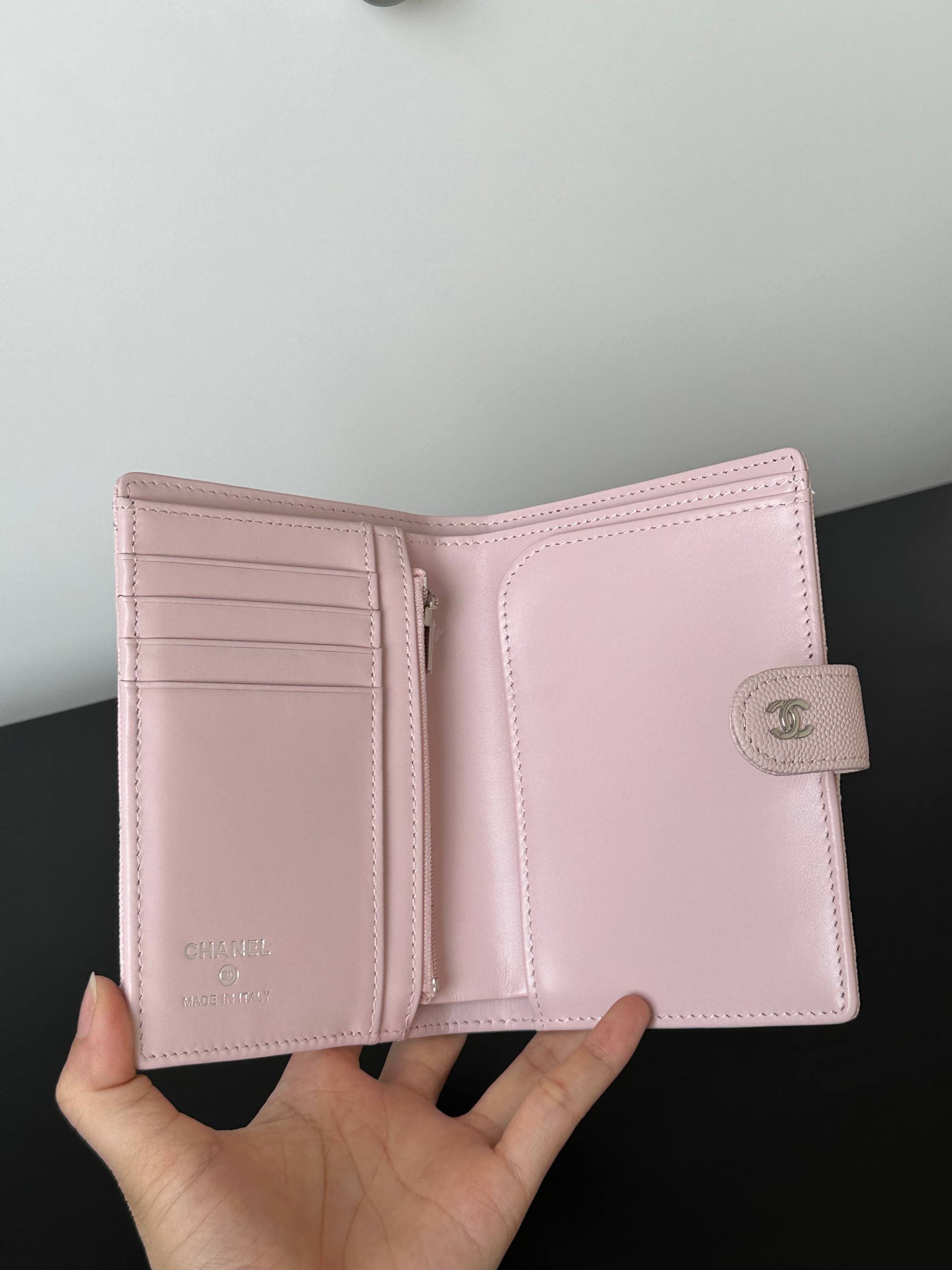 Chanel Caviar Quilted CC Snap Bifold Wallet / Agenda Cover
