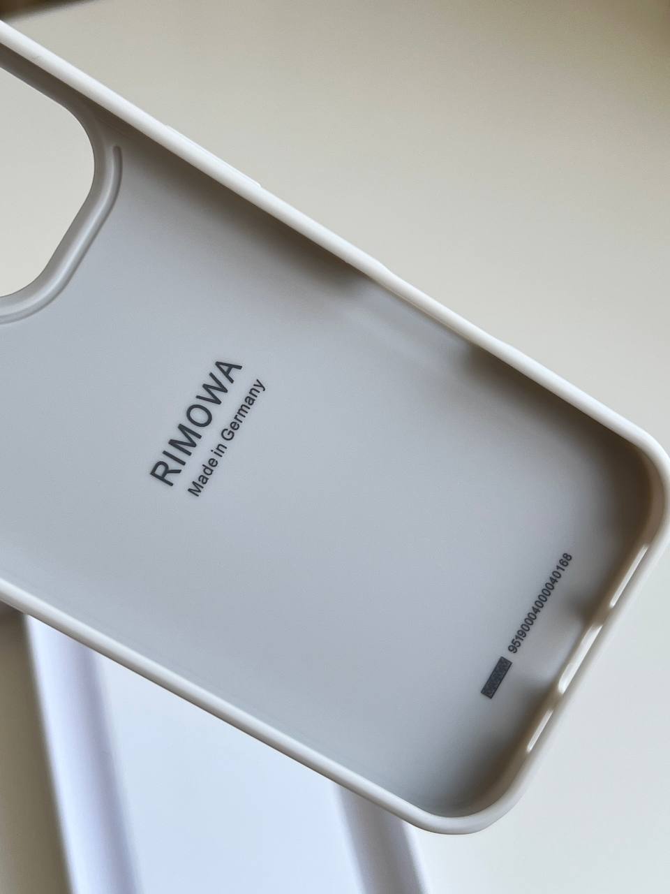 RIMOWA Style Light Grey Vertical Luggage Stripe Silicone Shockproof Phone Case