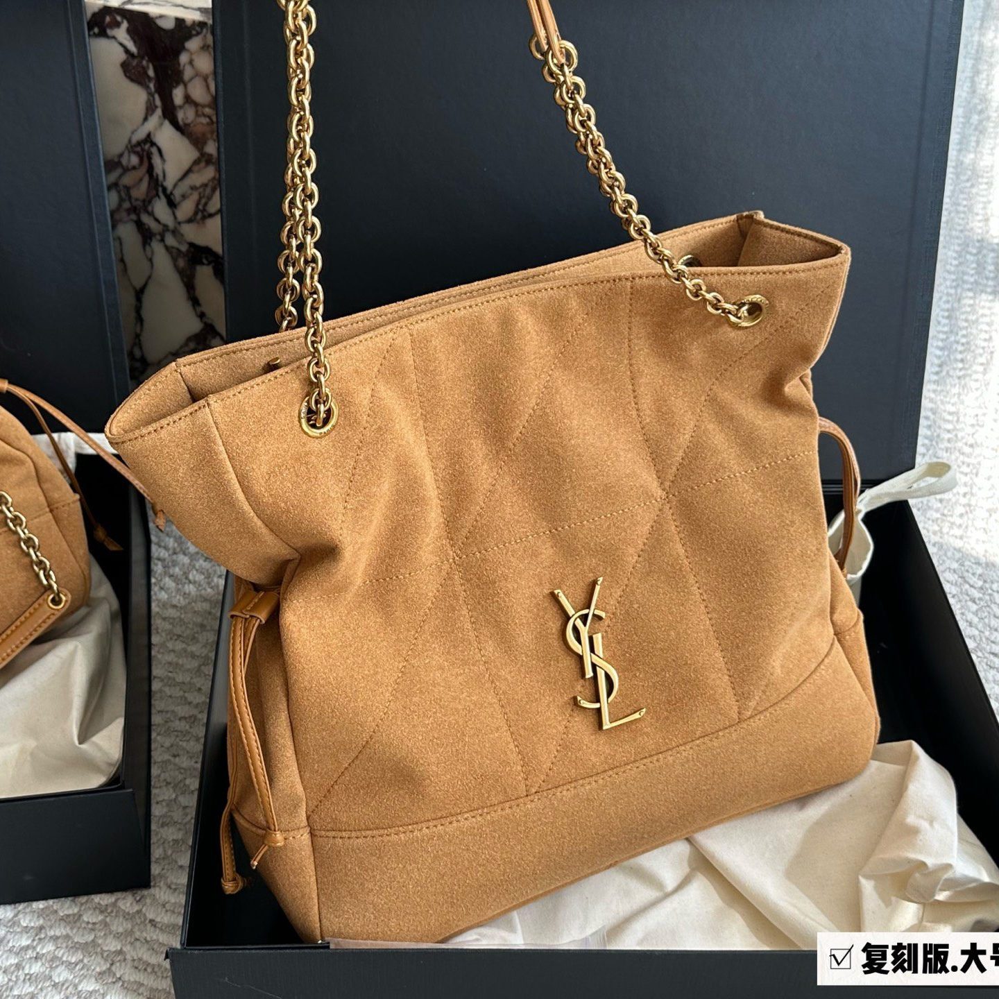 JAMIE SHOPPING IN SUEDE