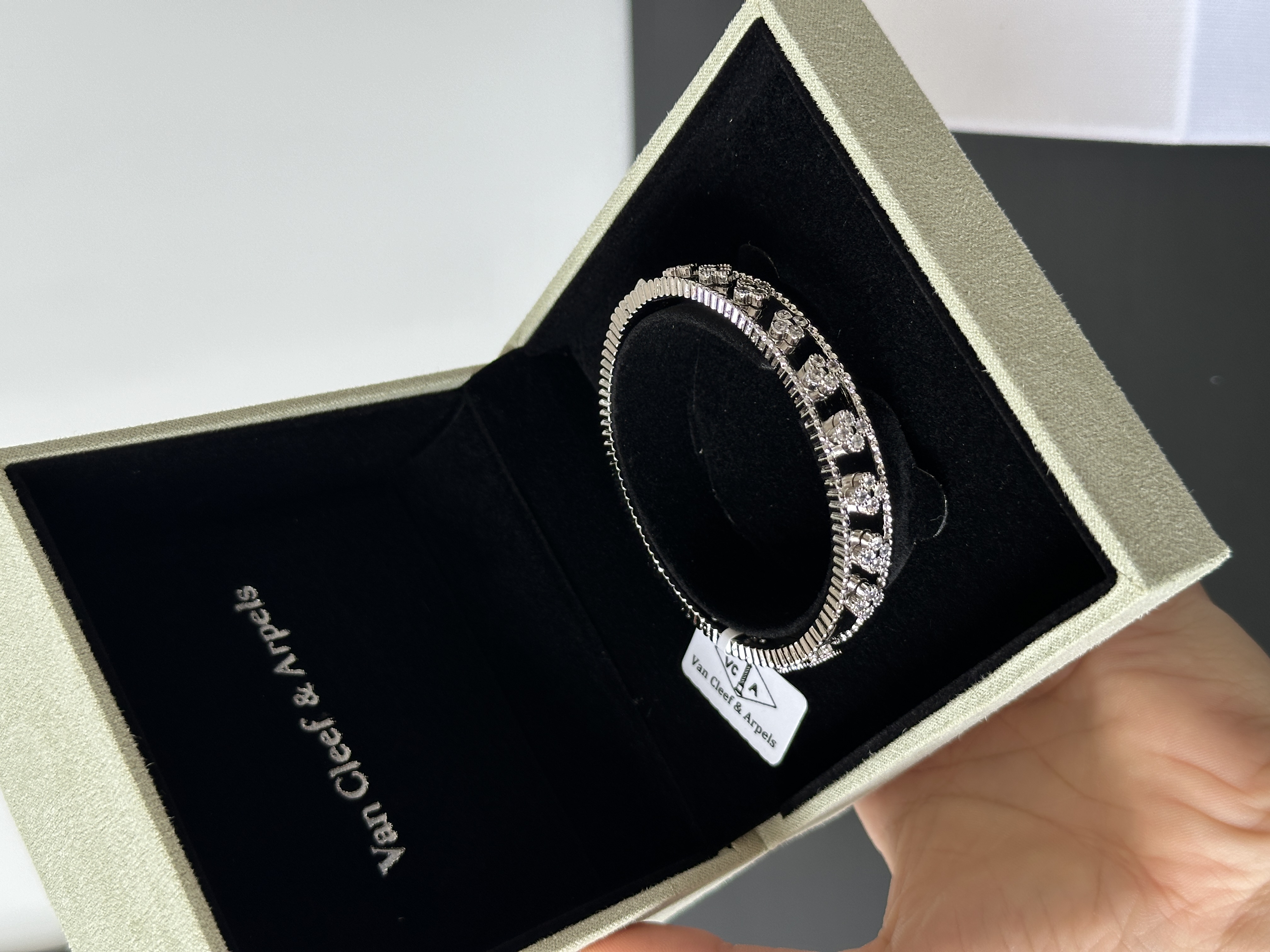 Van Cleef & Arpels Vintage Alhambra Diamond Four-Leaf Clover Perlee White Gold Bangle