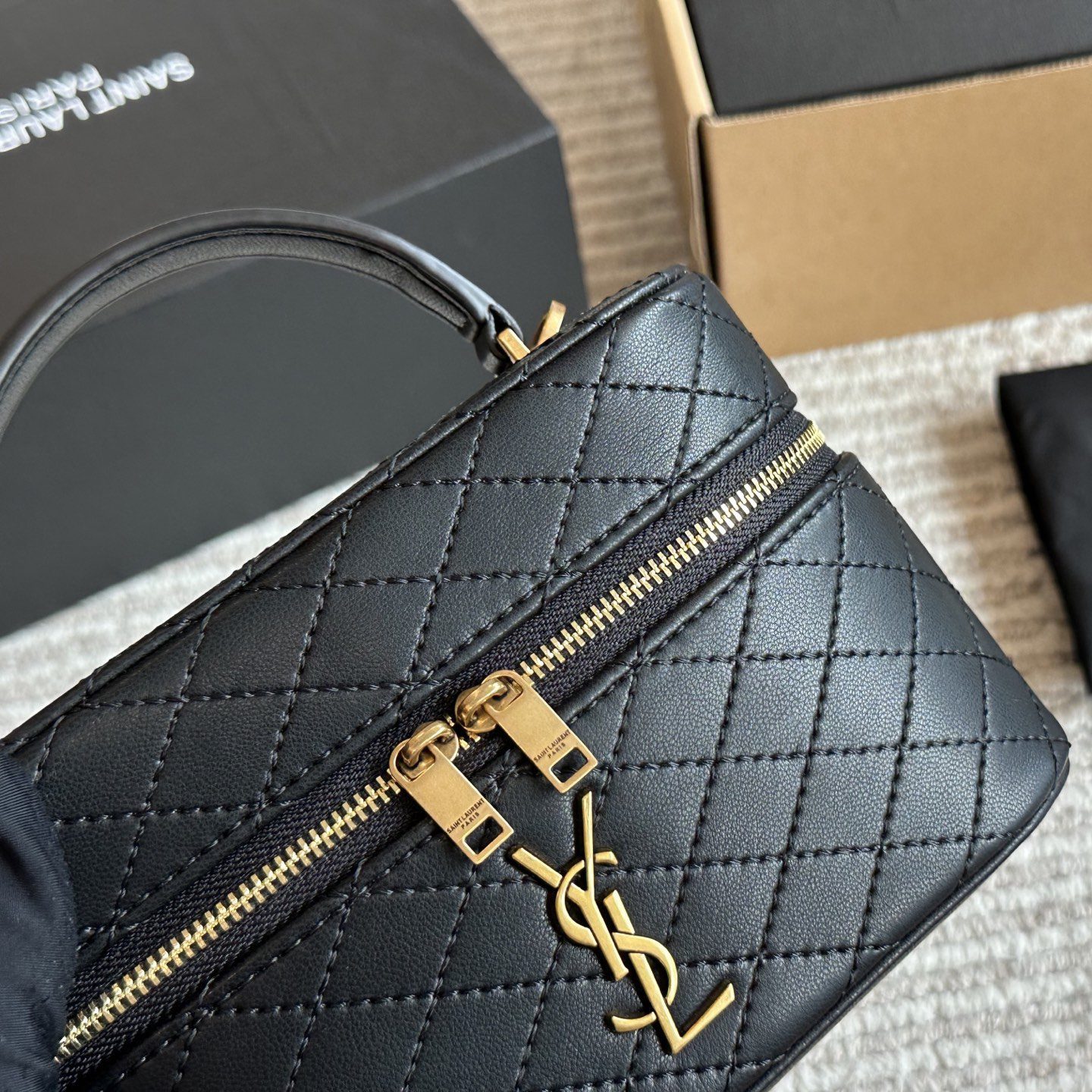 GABY VANITY BAG IN LAMBSKIN