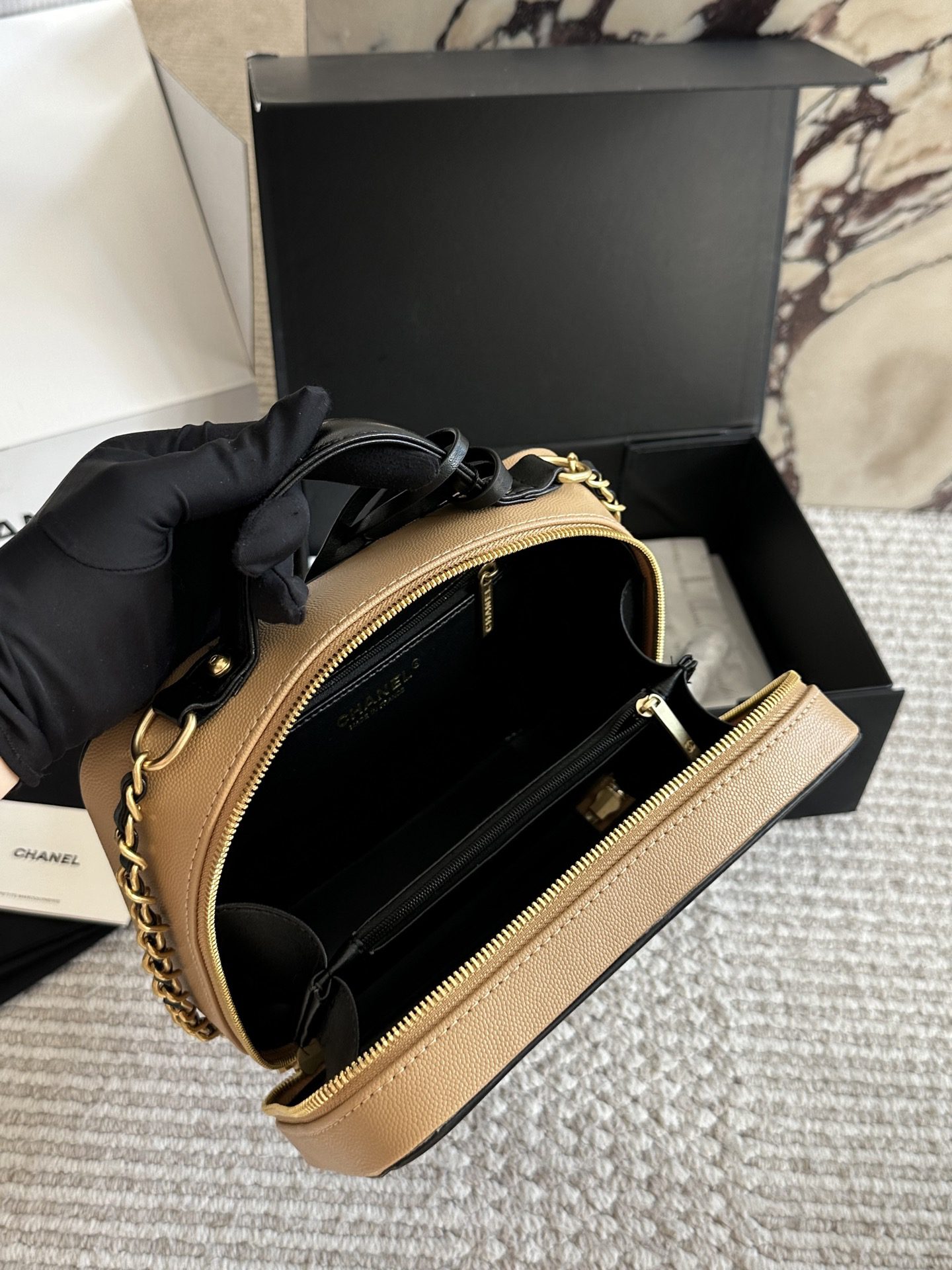 VANITY CASE