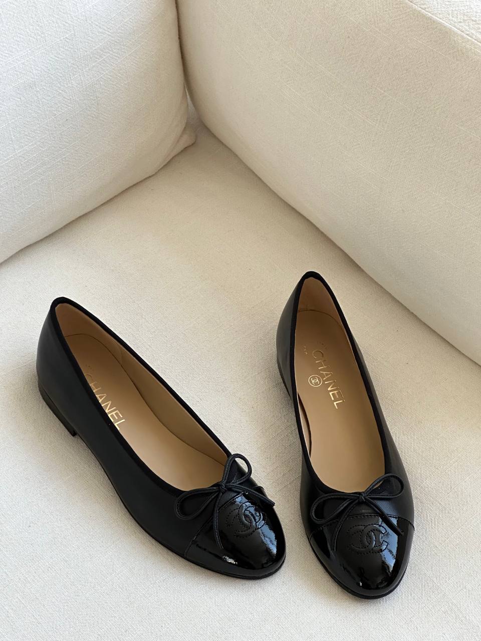 CHANEL Black Leather Patent Toe Bow CC Logo Flat Ballet Shoes