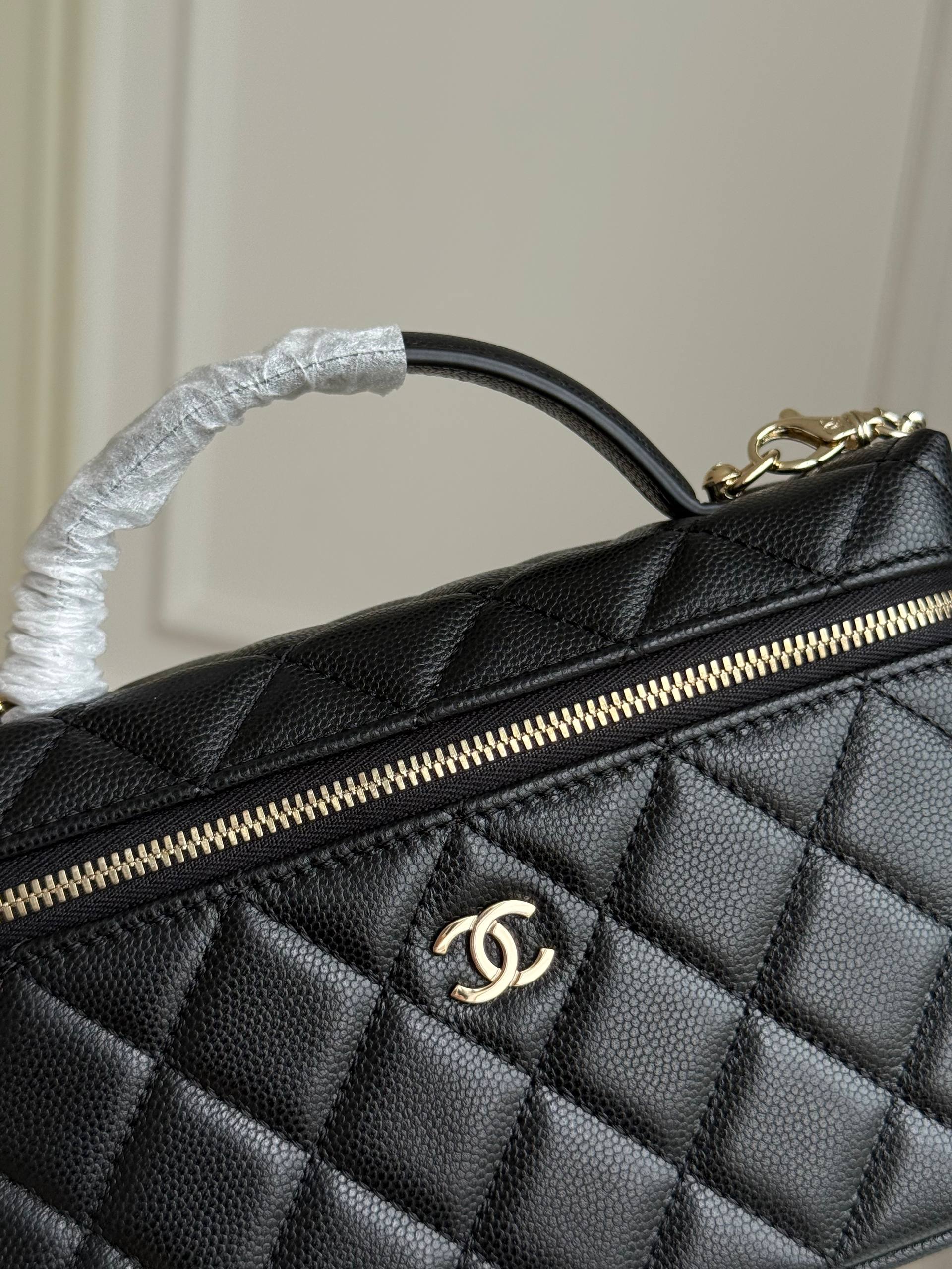 Chanel Caviar Leather Quilted Vanity Case