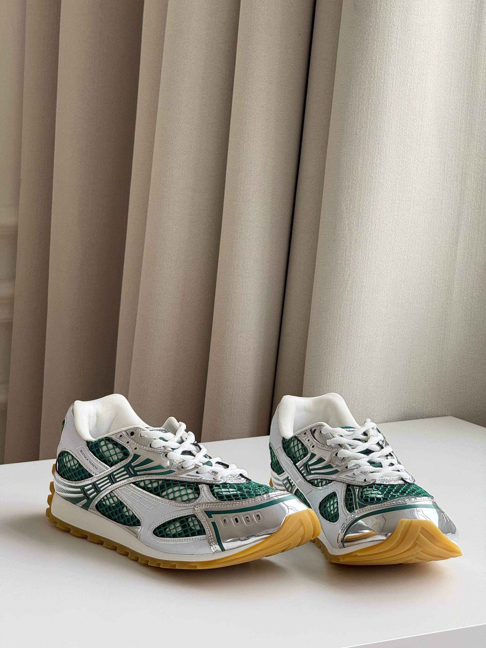 Bottega Veneta Orbit Sneakers