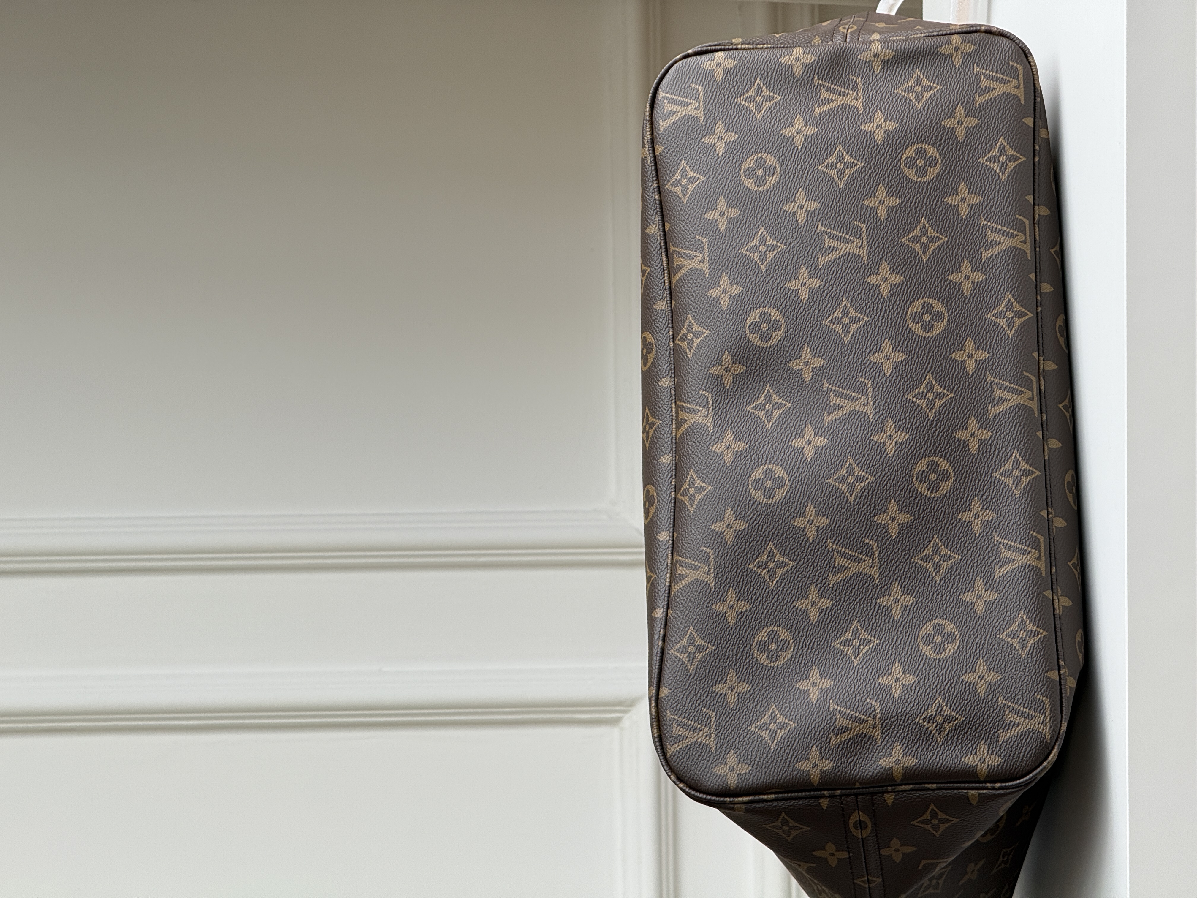 Louis Vuitton Neverfull MM Monogram Tote Bag
