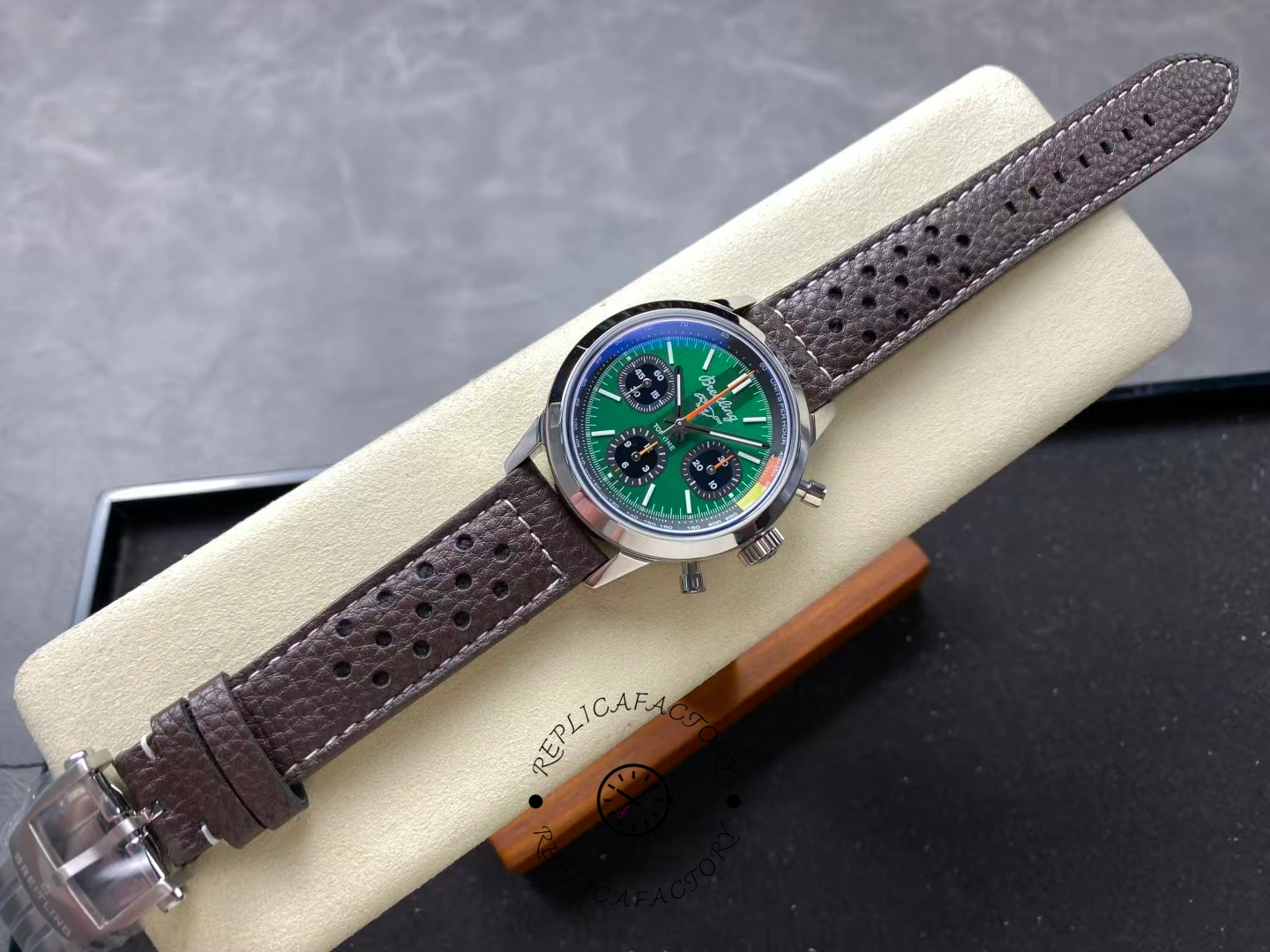 Breitling Top Time B01 Ford Mustang Automatic AB01762A1L1X1 Replica 41mm Green Dial