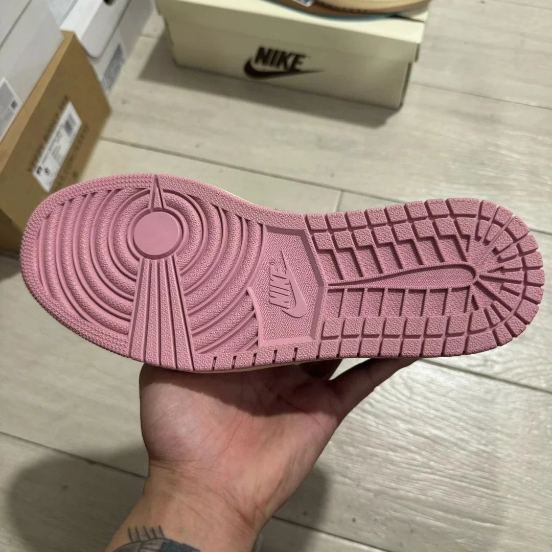 Air Jordan 1 Travis Scott Low Retro Dark Pony Pink Oxford