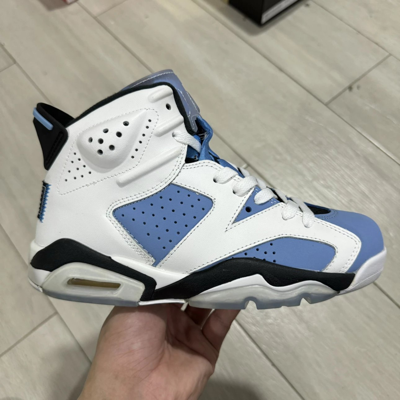 Air Jordan 6 University Blue Color
