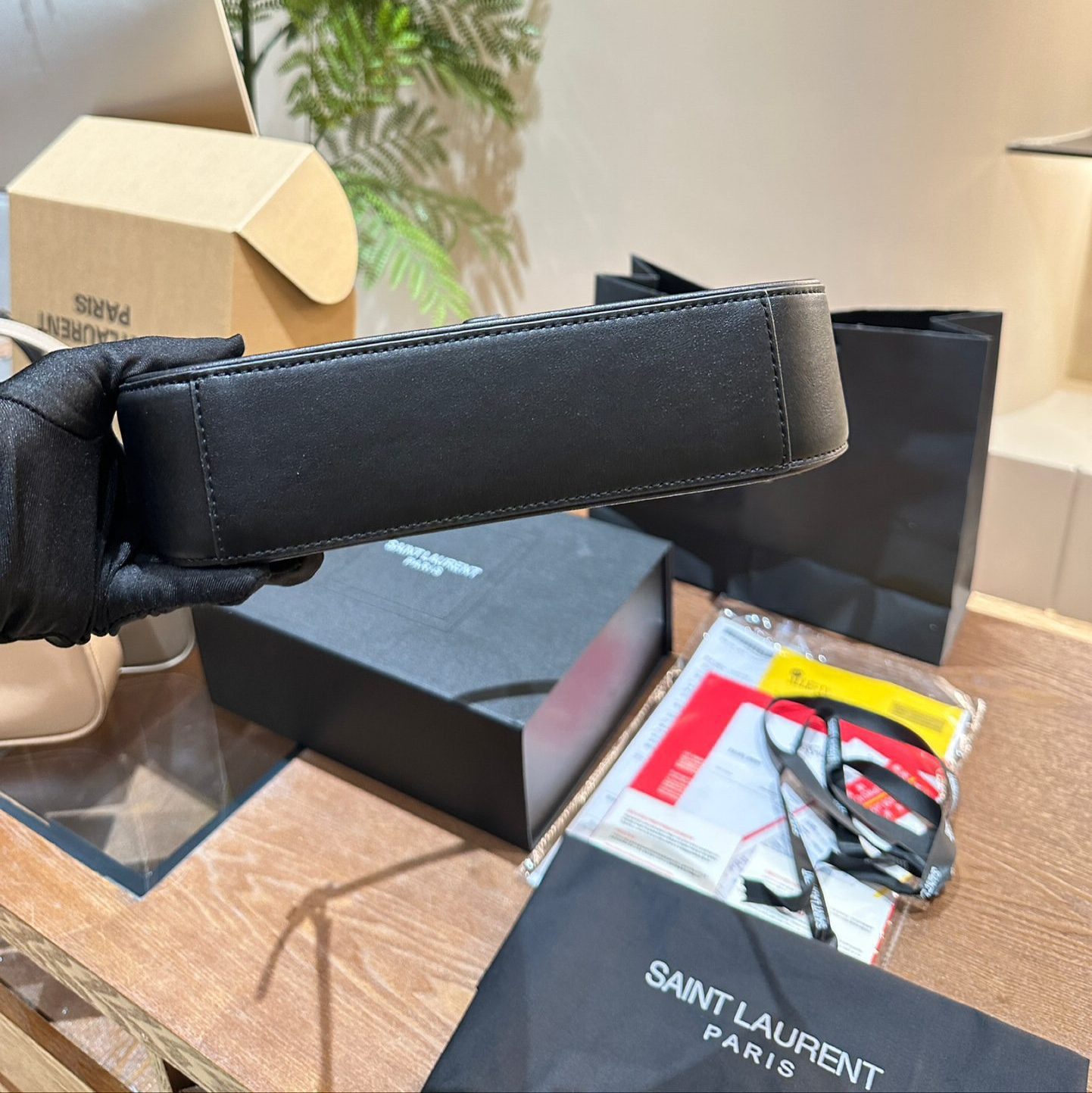 LE 5 A 7 IN SMOOTH LEATHER
