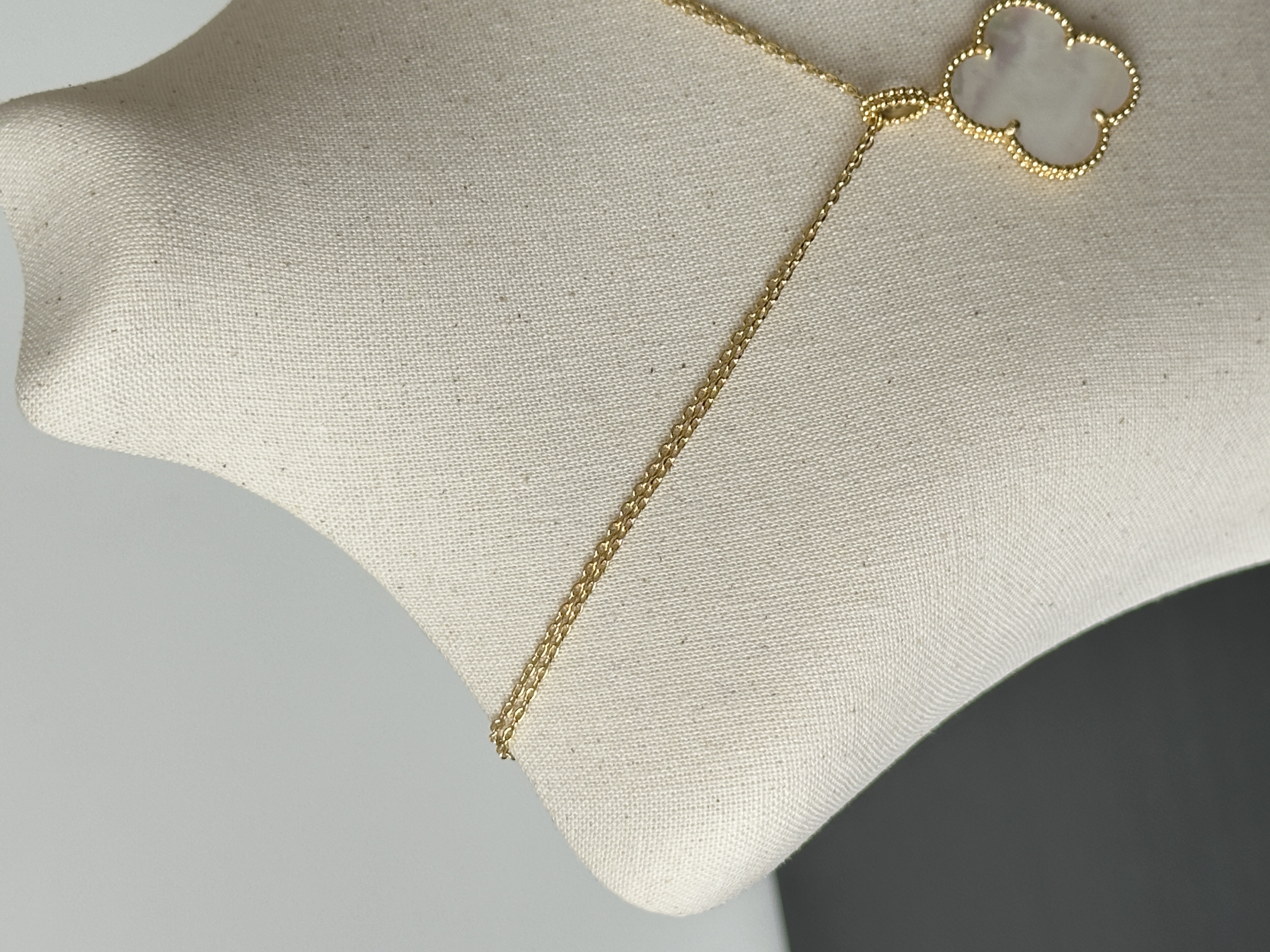 Van Cleef & Arpels Large White Mother of Pearl Four Leaf Clover Yellow Gold Necklace