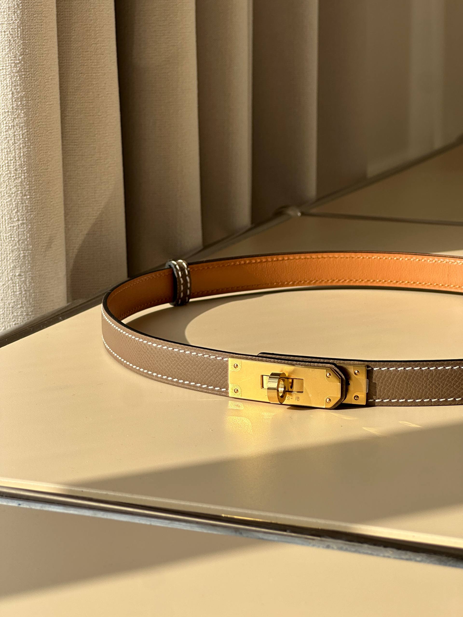 Hermès Etoupe Kelly Buckle Thin Reversible Leather Belt