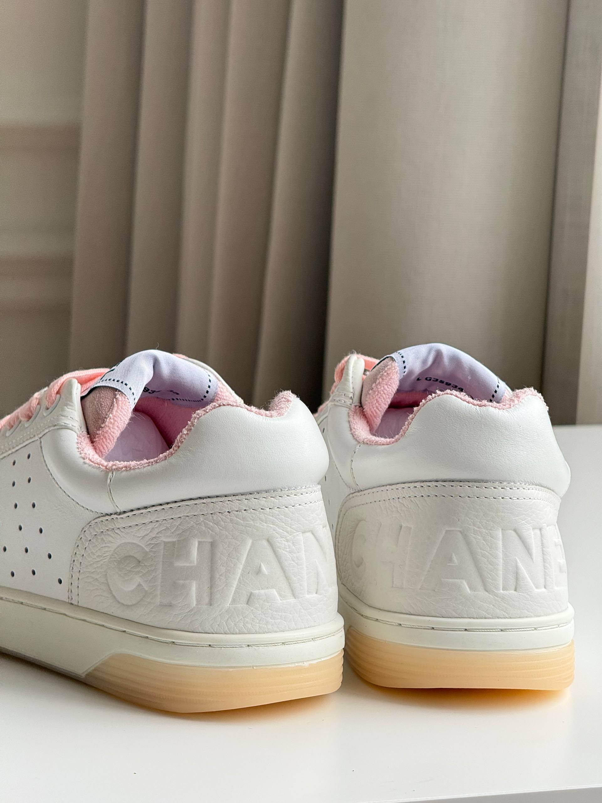 CHANEL Low-Top Sneakers