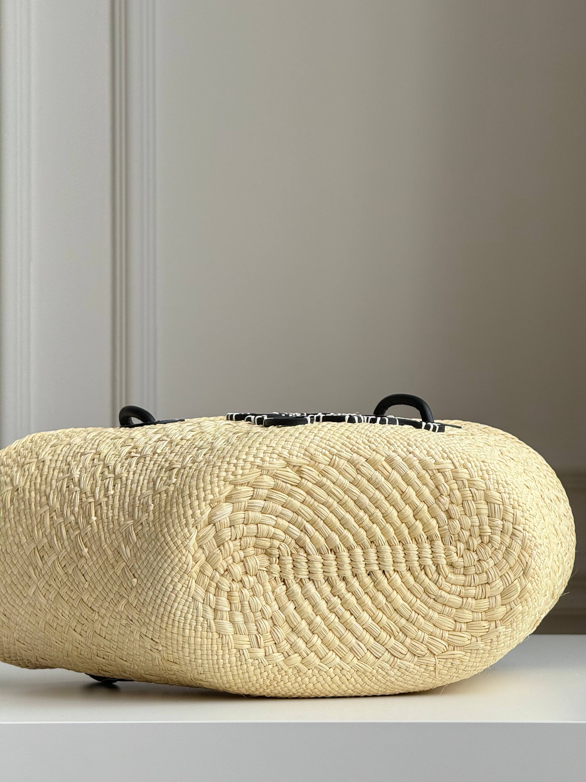 LOEWE Anagram Basket