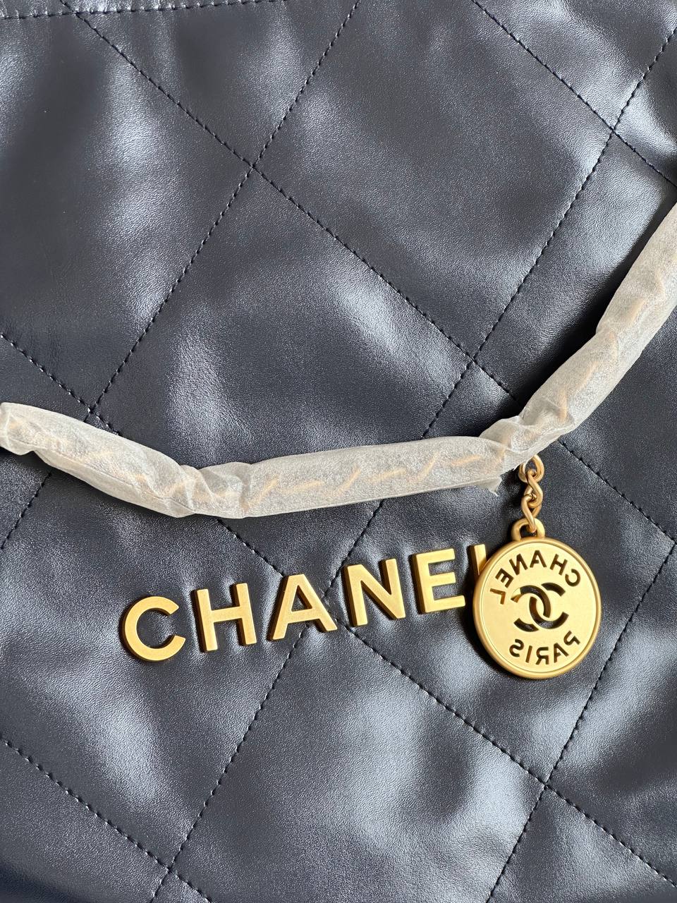 CHANEL 22 Quilted Shiny Calfskin Tote Bag in Navy Blue
