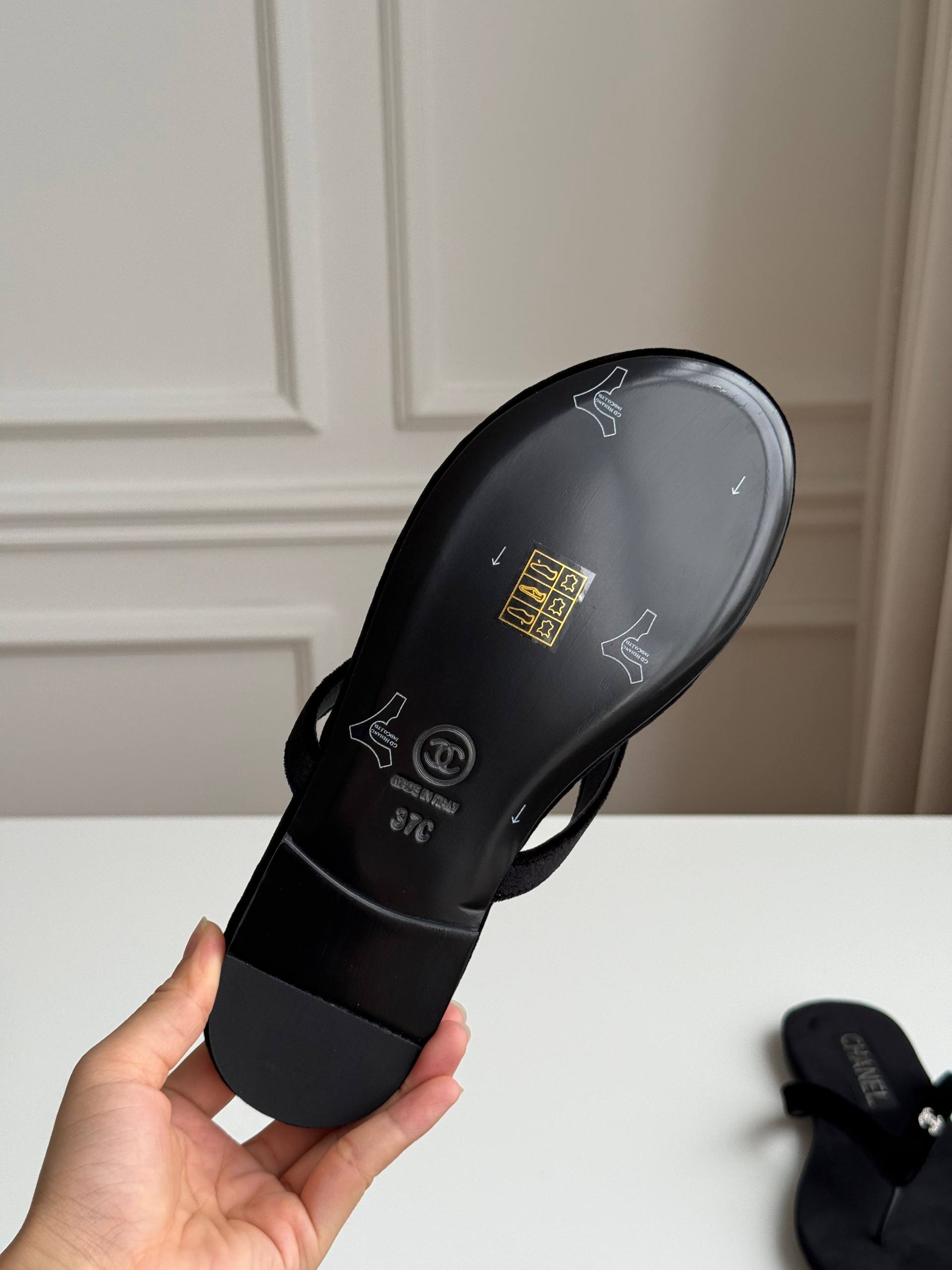 CHANEL Crystal CC Logo Black Suede Flip-Flop Sandals