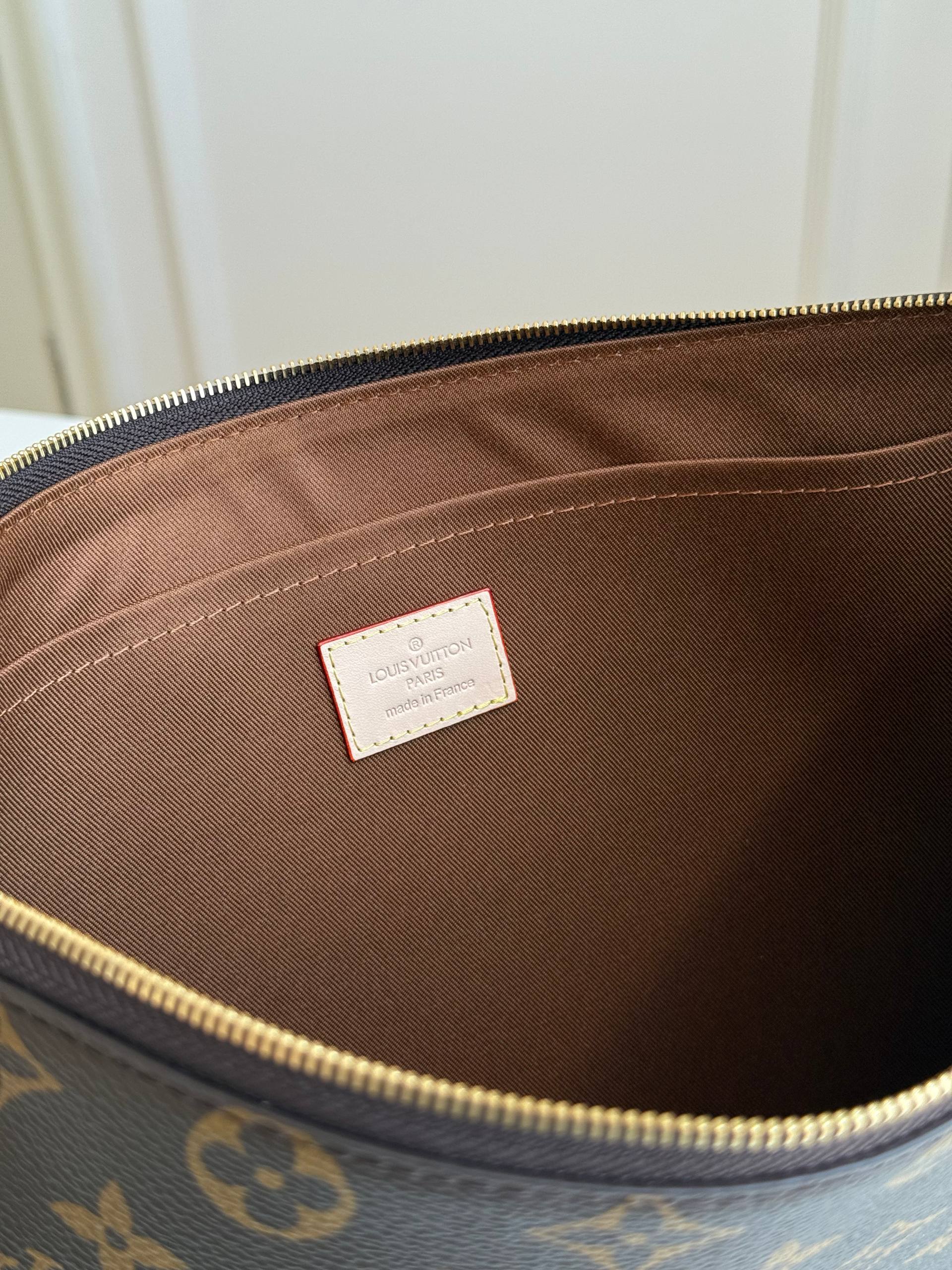 Louis Vuitton Monogram Poche Documents