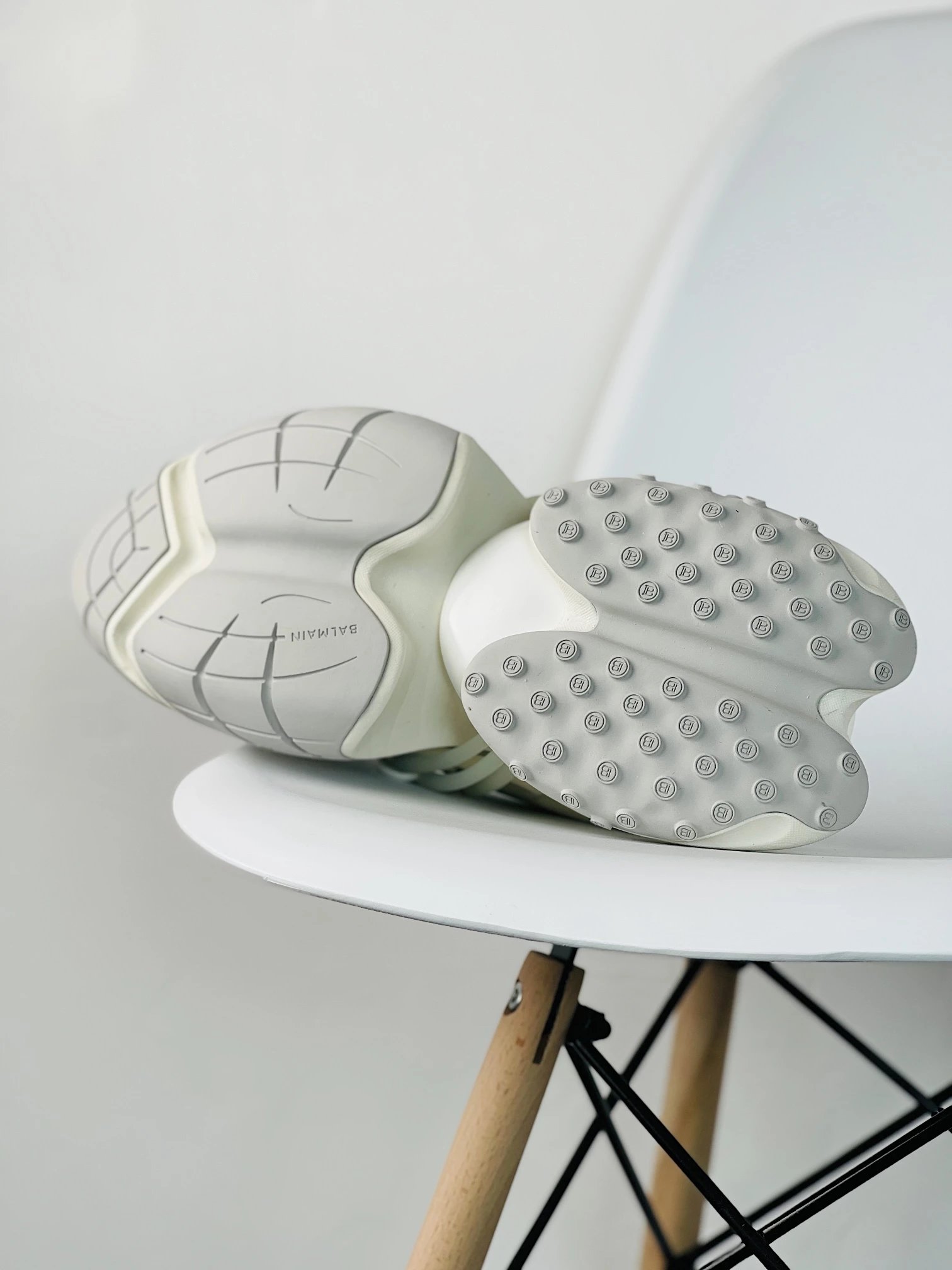 2022 Balmain Bullet Shoes Beige & Grey