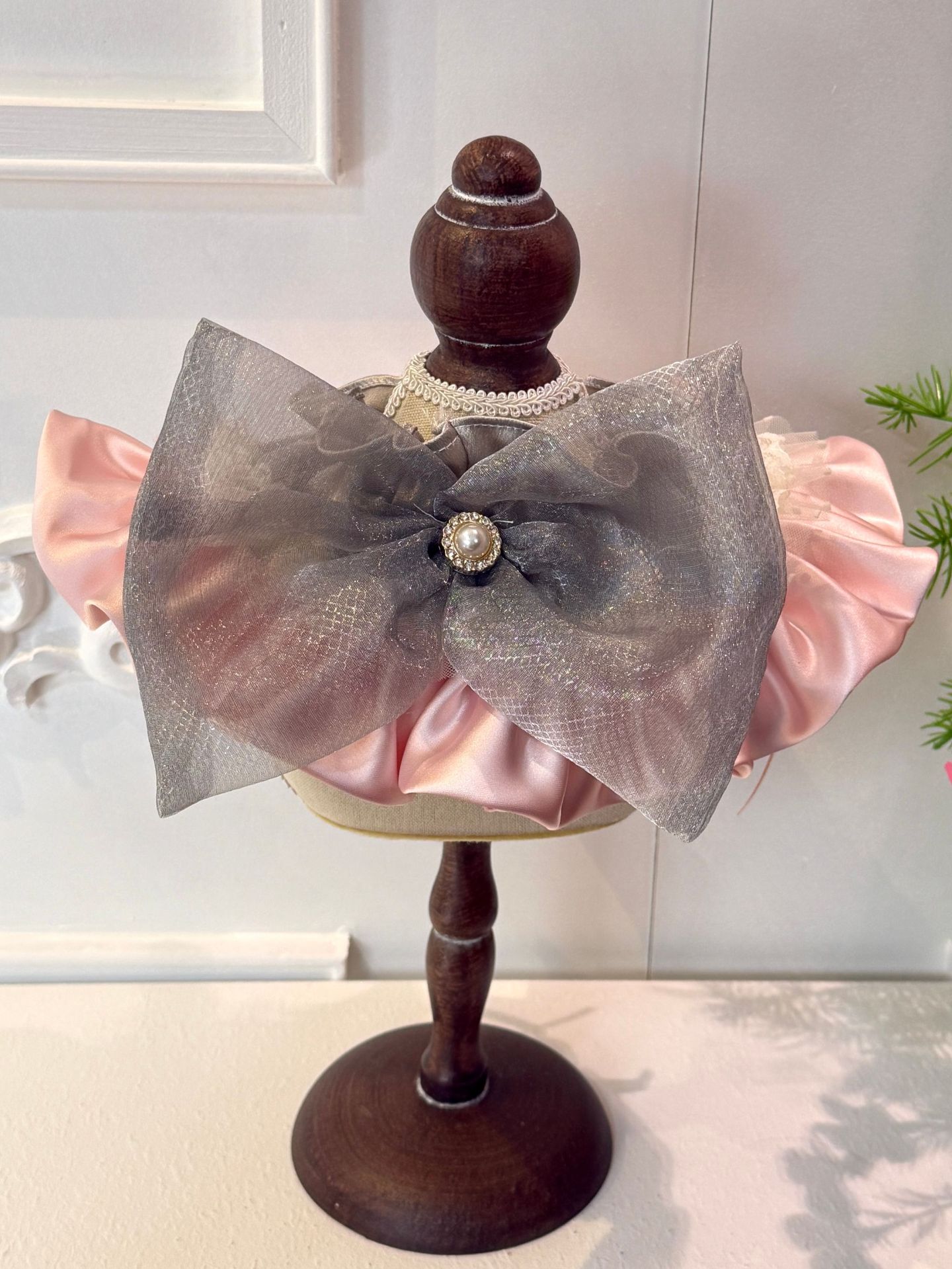 Hand-crafted Pink Silver Star Lace Ruffle Pet Bib Princess Style Elastic Neck Scarf with Bow Star Decor - MAISONKAIRON