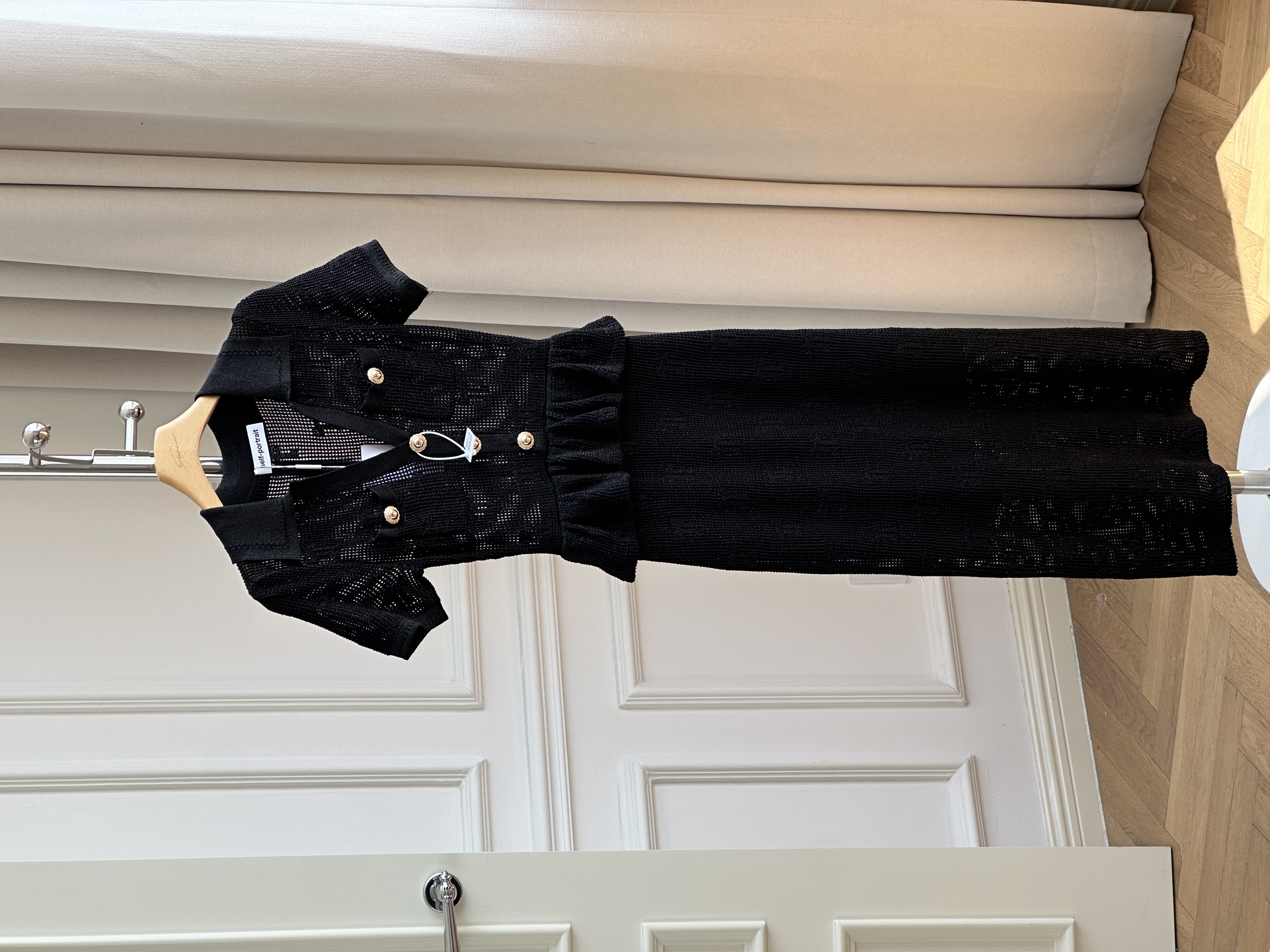 Chanel-Style Collar V-Neck Short Sleeve Hollow Knit Ruffle Waist Midi Dress