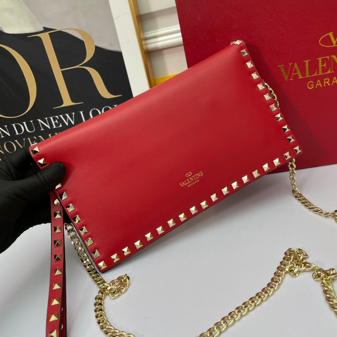 Valentino Garavani Rockstud Shoulder Bag Women Red