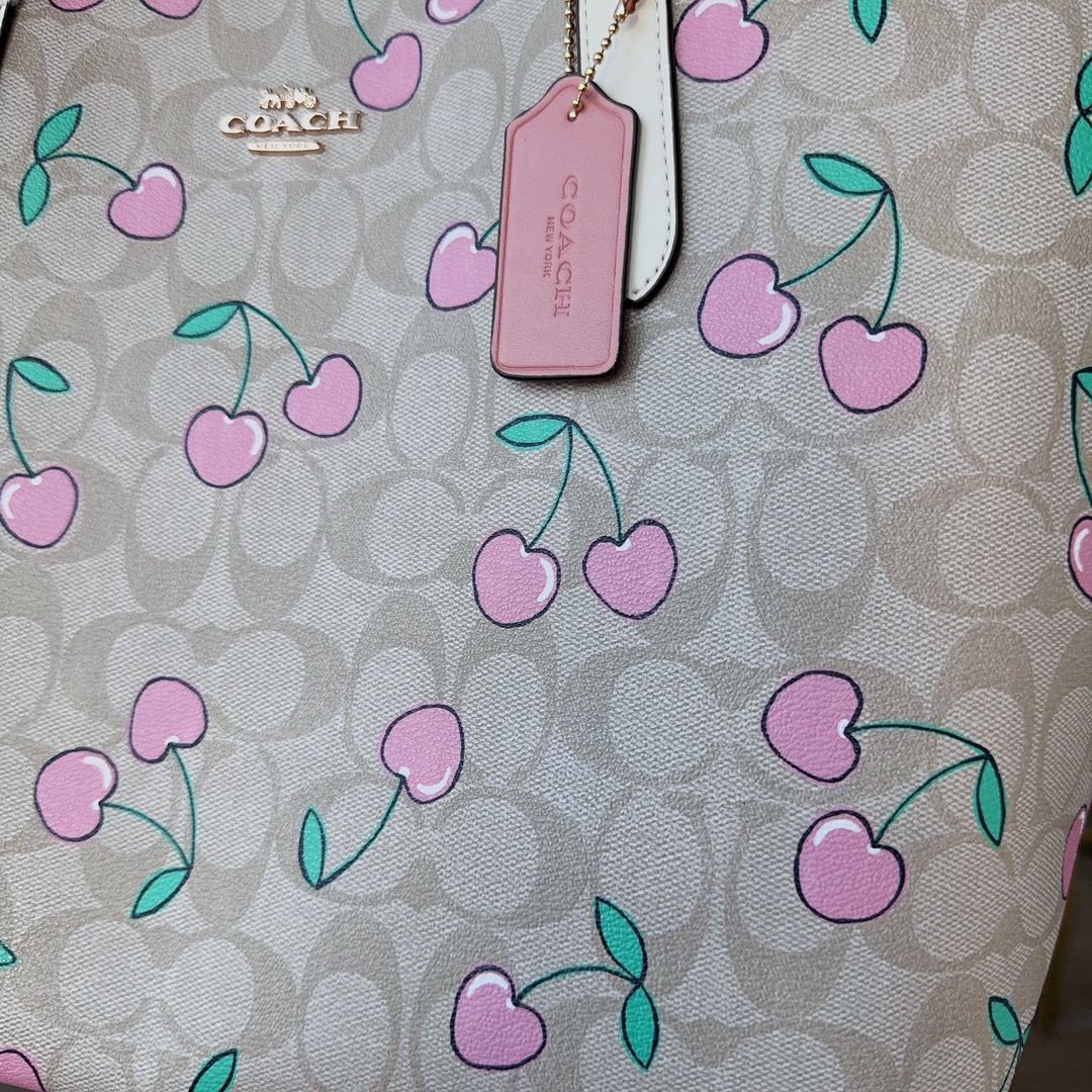 Women Handbag CF444 City Tote Bag In Signature Canvas With Heart Cherry Print