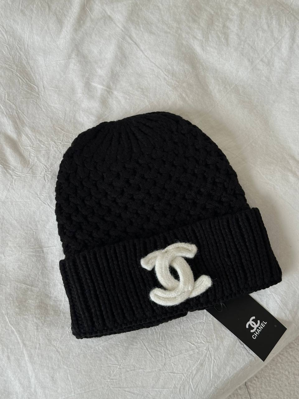 Chanel Black Cable Knit Cuffed Beanie Hat With White Felt CC Logo