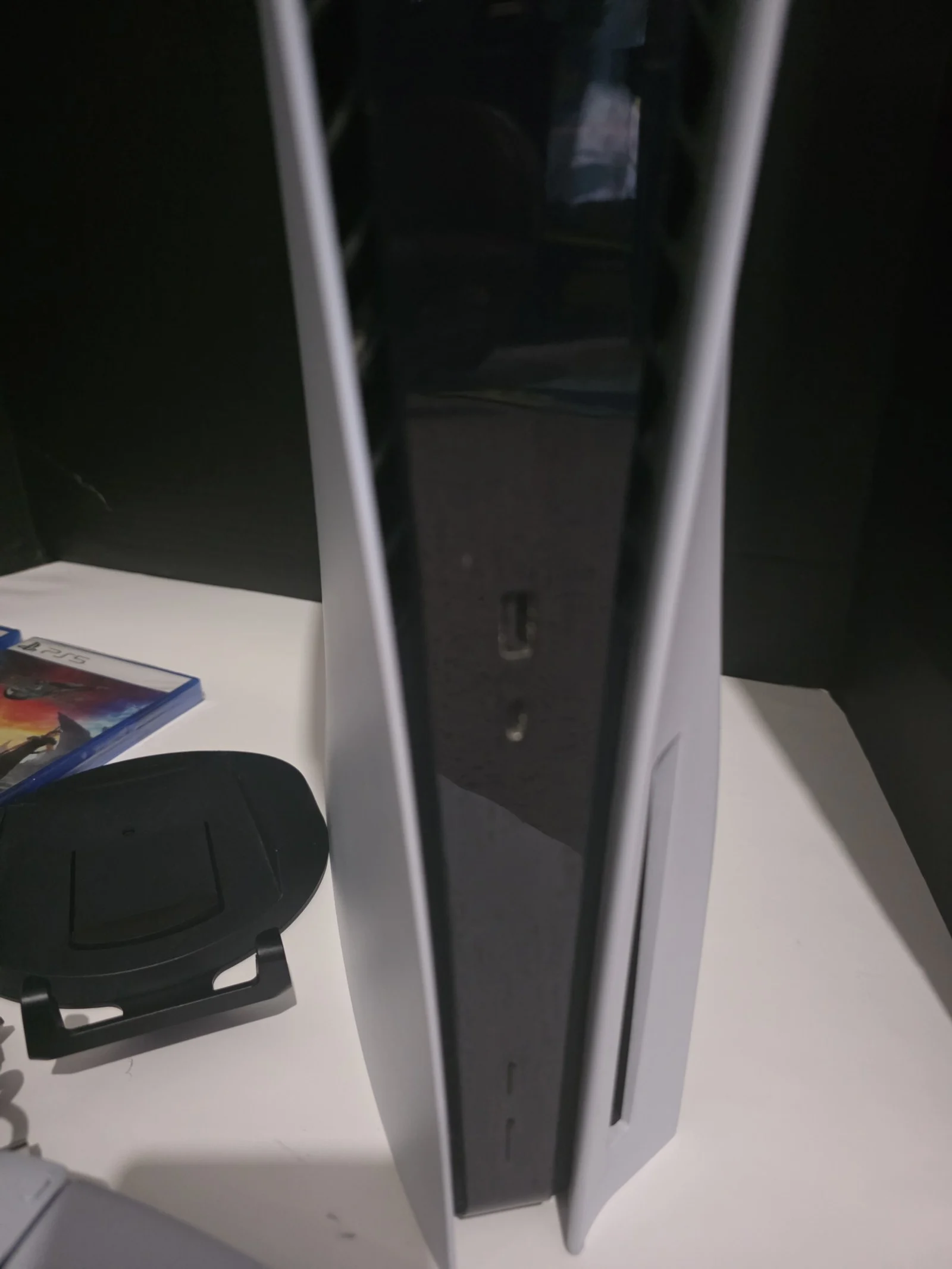 PlayStation 5 disc version 1TB with 4 games. I7PQU