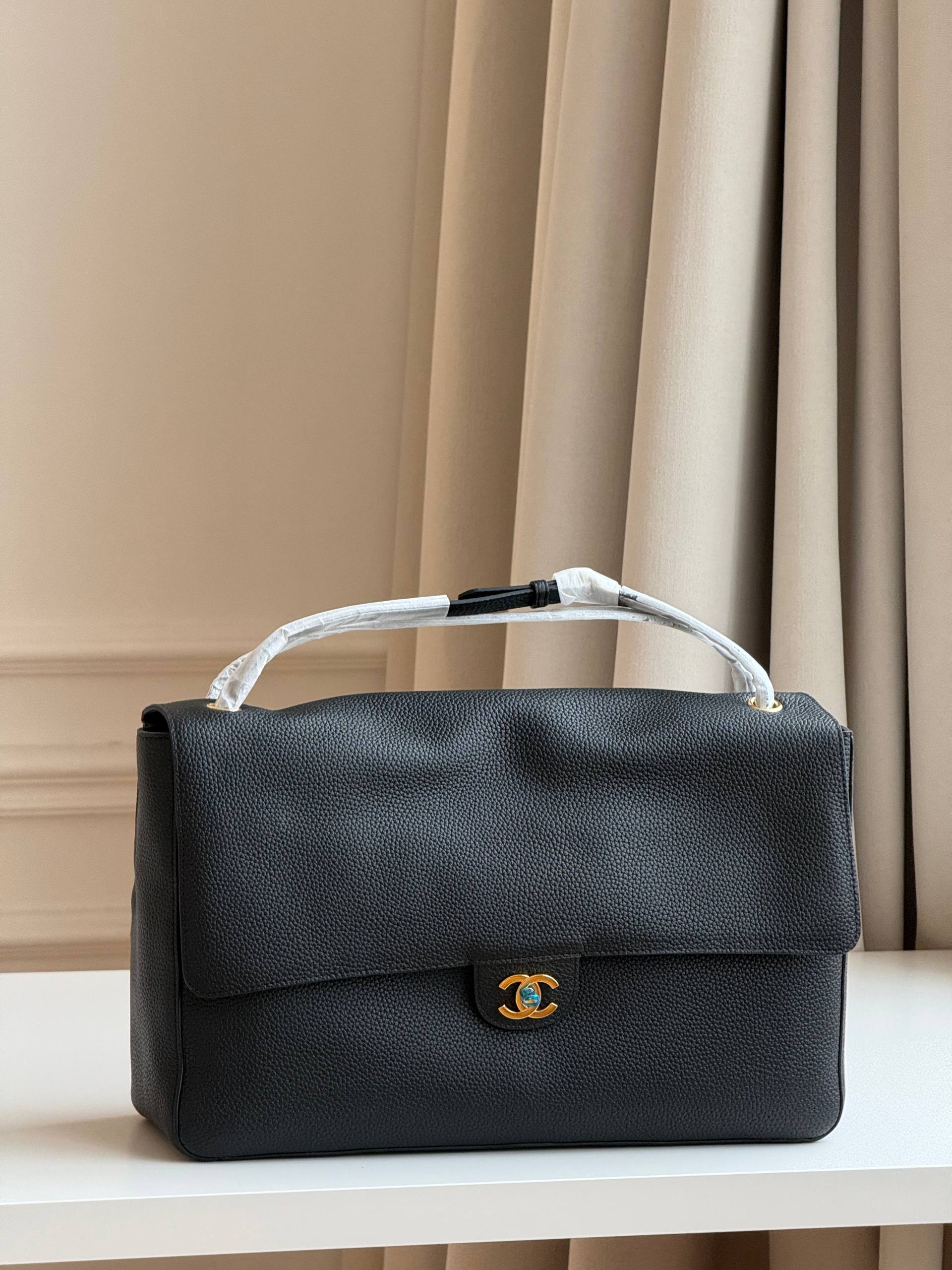 Chanel Souplissimo Maxi Flap Grained Calfskin Tote Bag