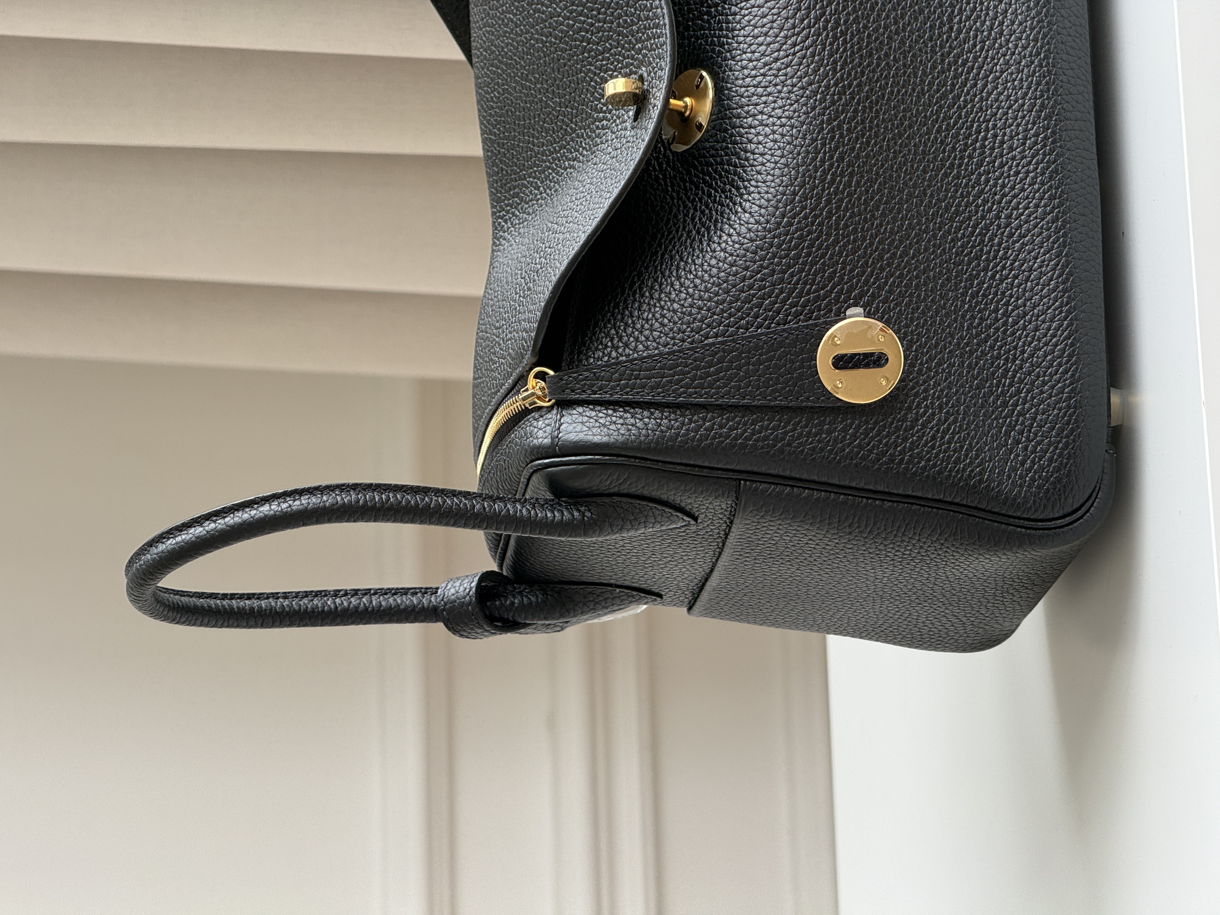 Black & Gold Icon | Hermès Lindy 26 Bag