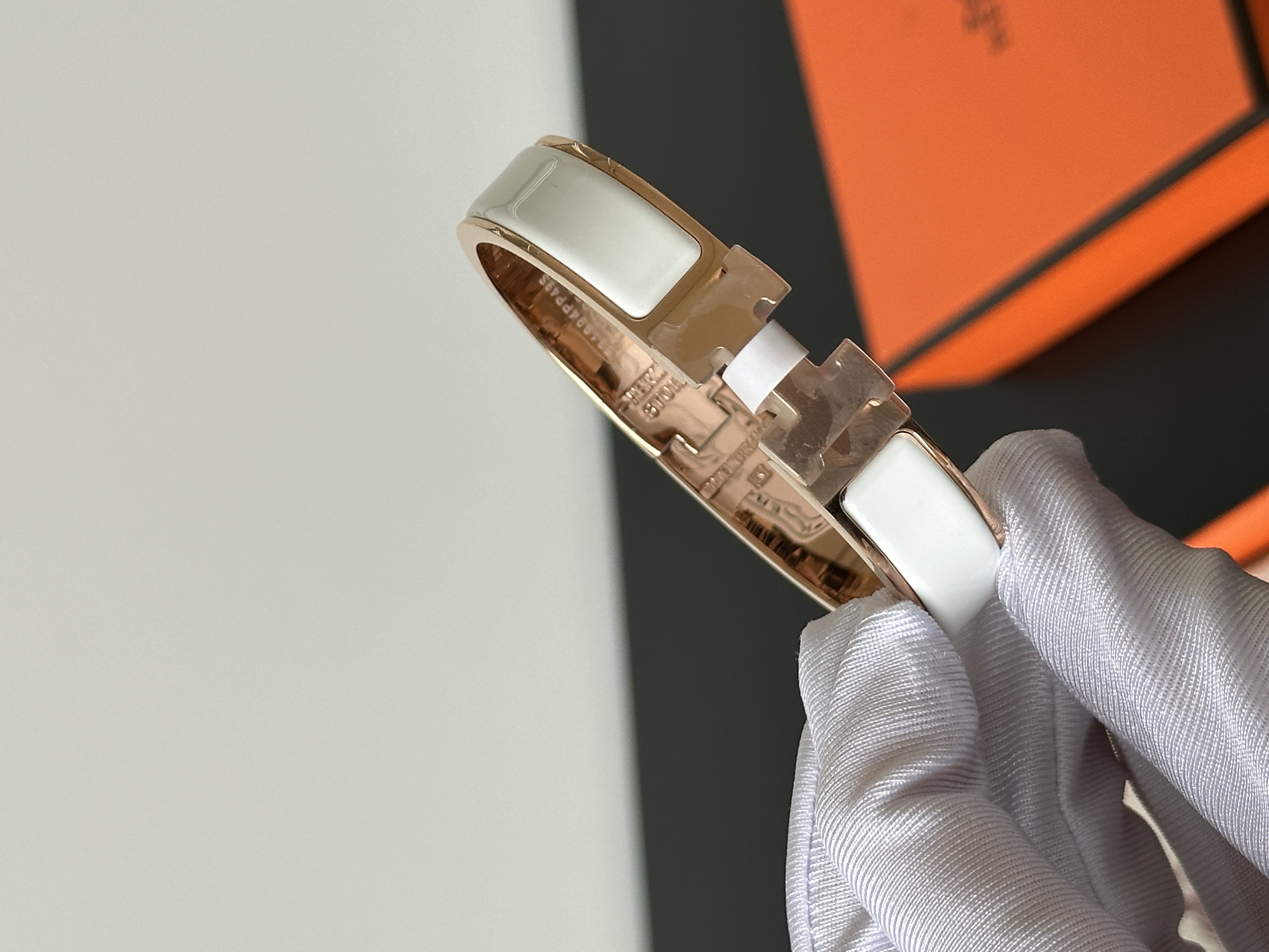 Hermès Clic H White Enamel Rose Gold H Buckle Narrow Bangle