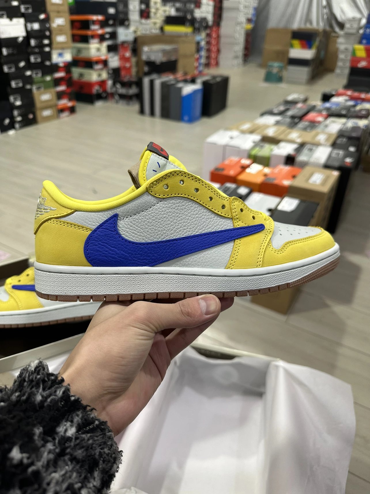 Air Jordan 1 Retro Low Travis Scott Canary