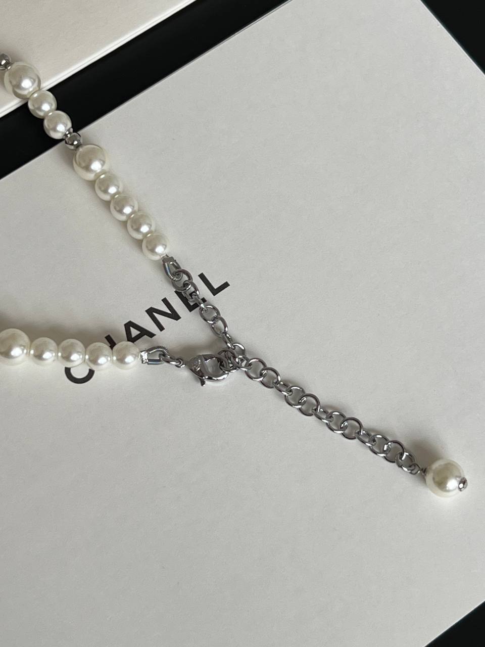 Chanel Silver Crystal Interlocking CC Graduated Pearl Star Adjustable Choker Necklace