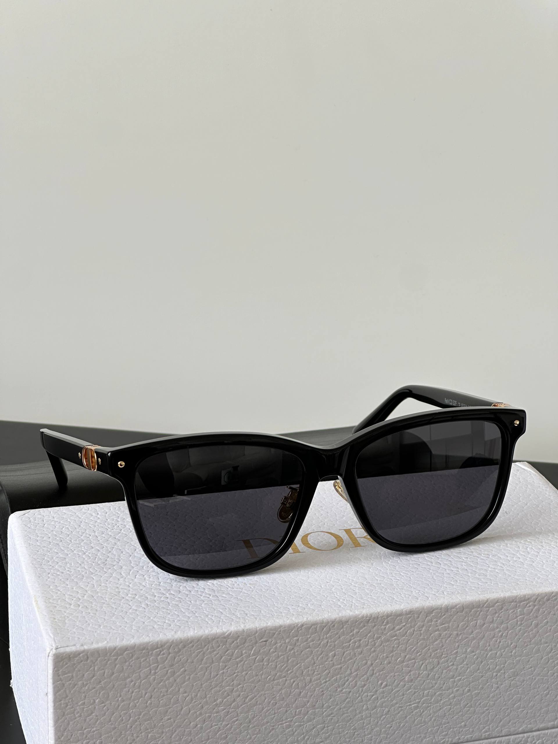 Dior 30Montaigne S8U Black Square Sunglasses