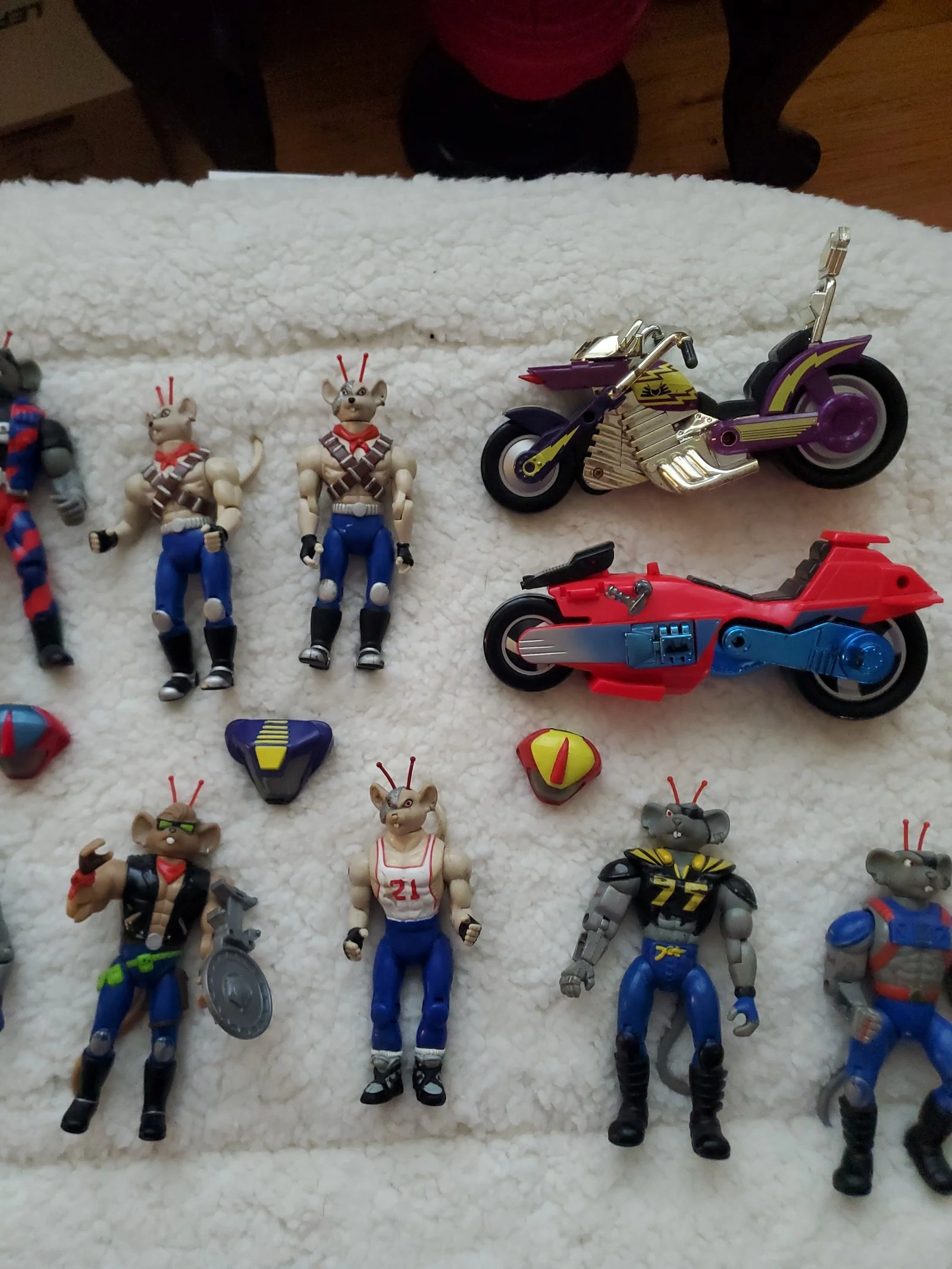 VINTAGE LOT OF BIKER MICE WITH SOME RARE R4ZC4