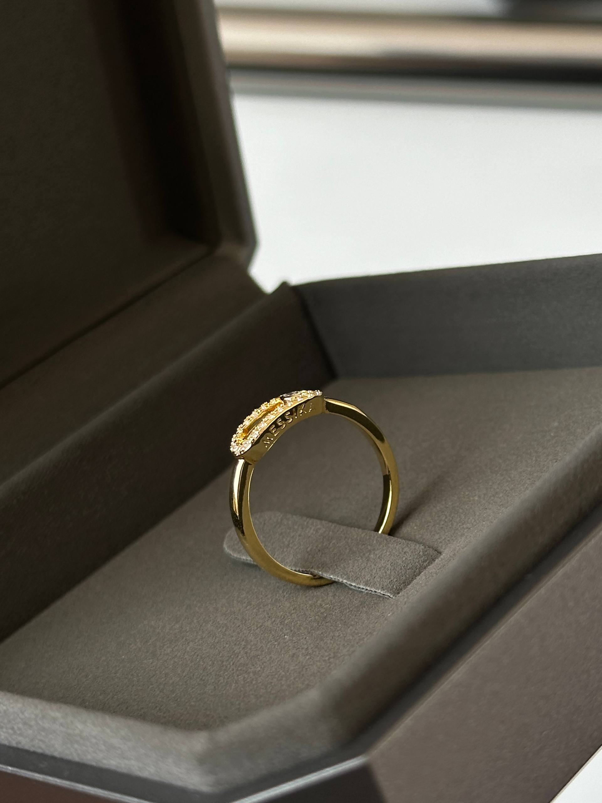 Boucheron Quatre Diamond-set Gold Ring