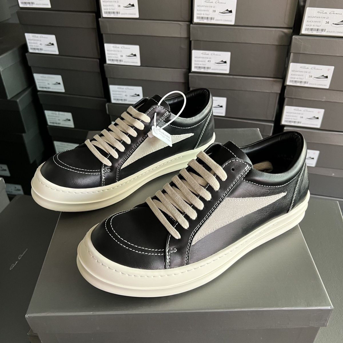 Rick full-grain leather Shoes with box