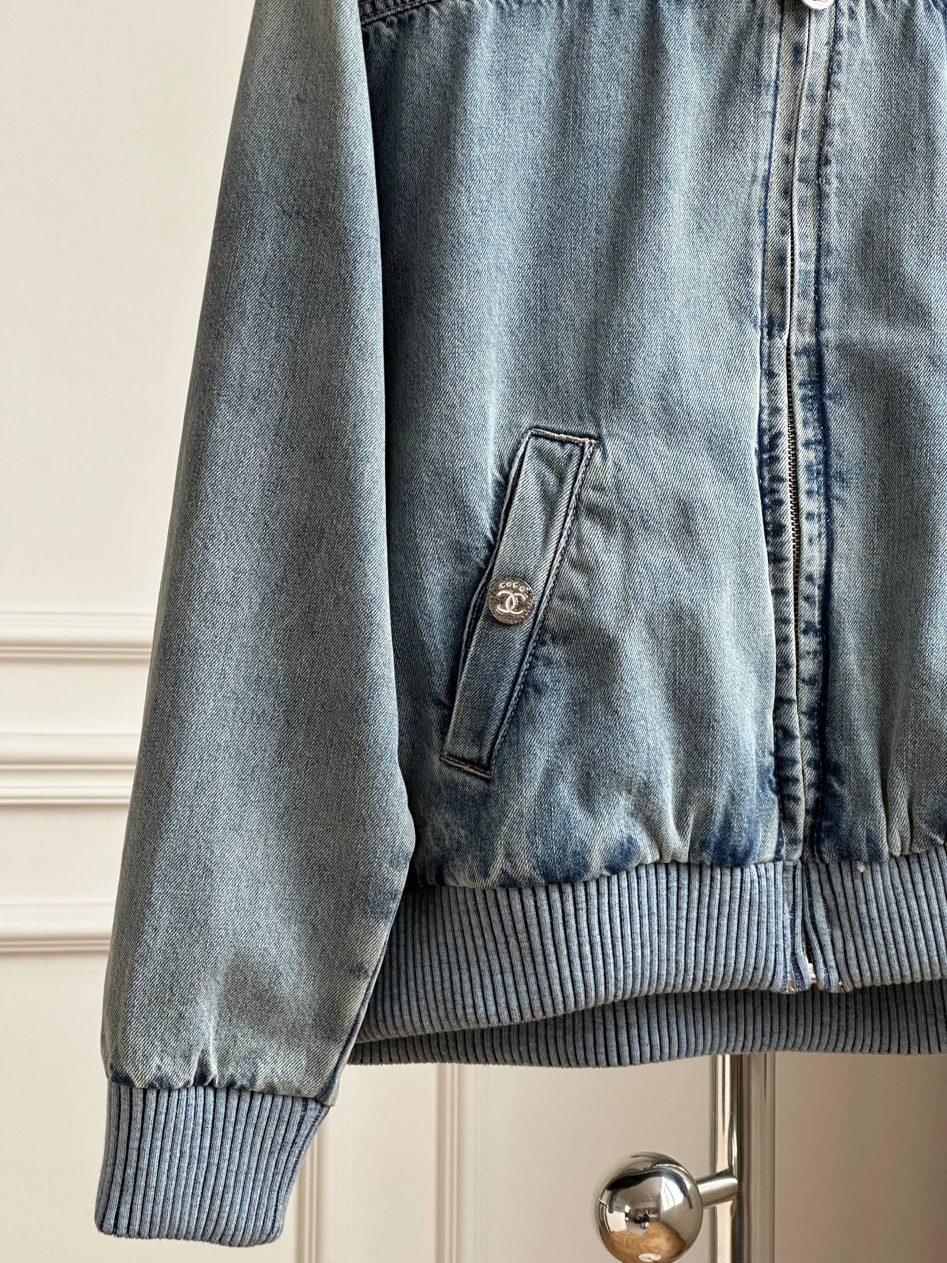 Chanel Heart CC Embroidery Rib Collar Washed Denim Jacket