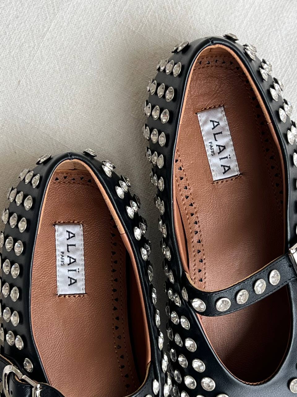 Black Full-stud Round Toe Single Strap Mary Jane Flat Shoes